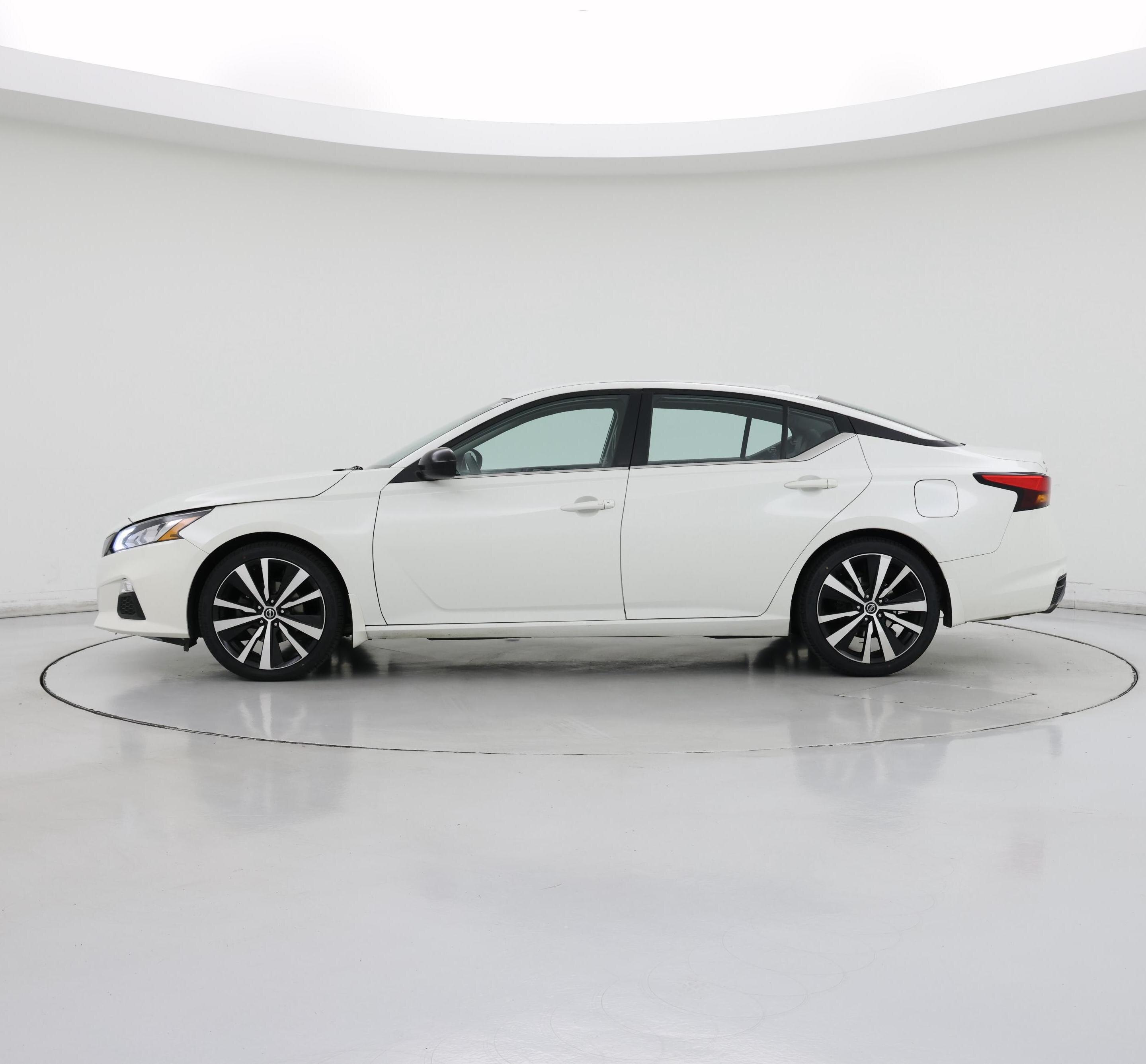 Thumbnail: 2022 Nissan Altima - 3