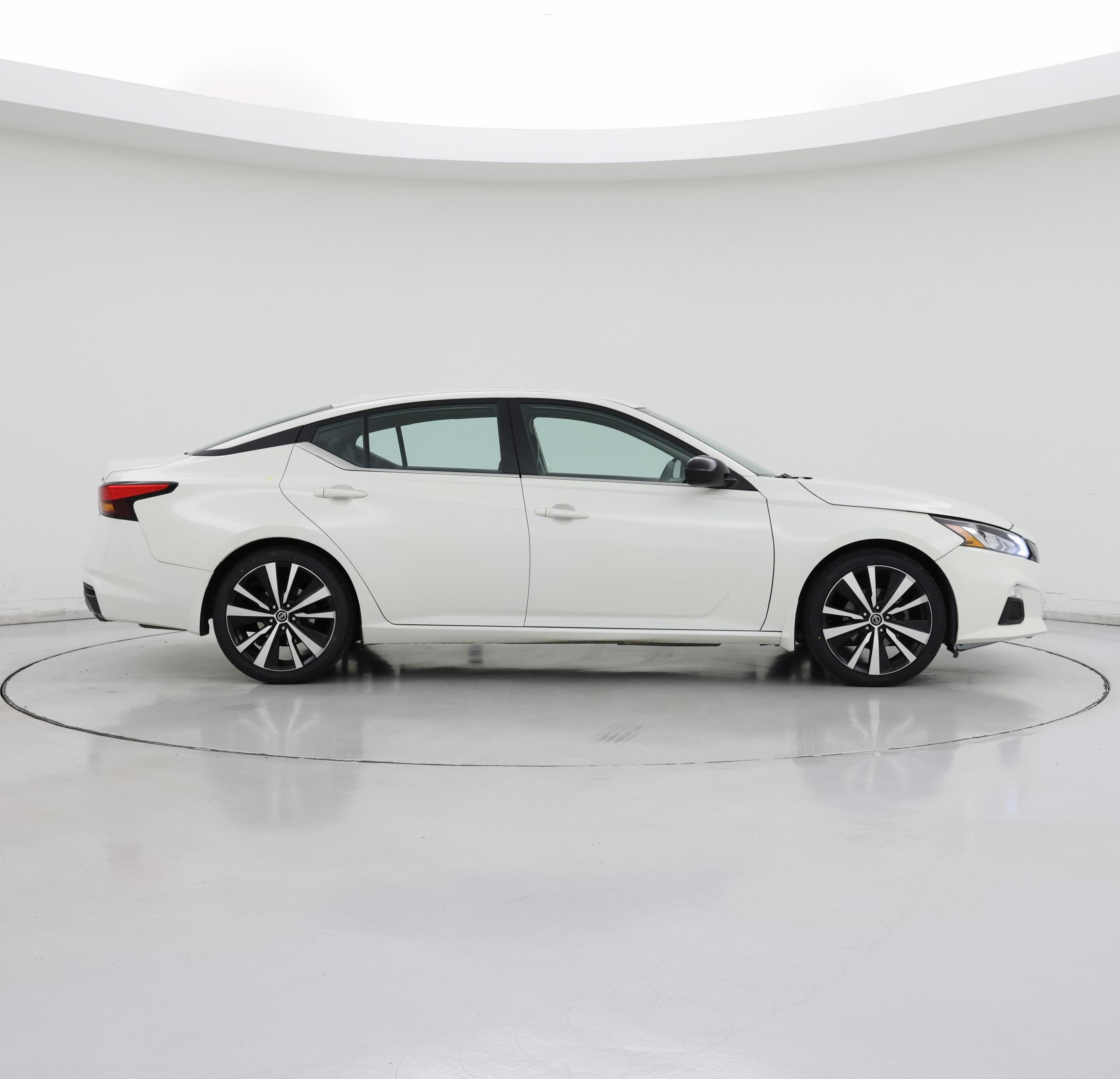 Thumbnail: 2022 Nissan Altima - 7