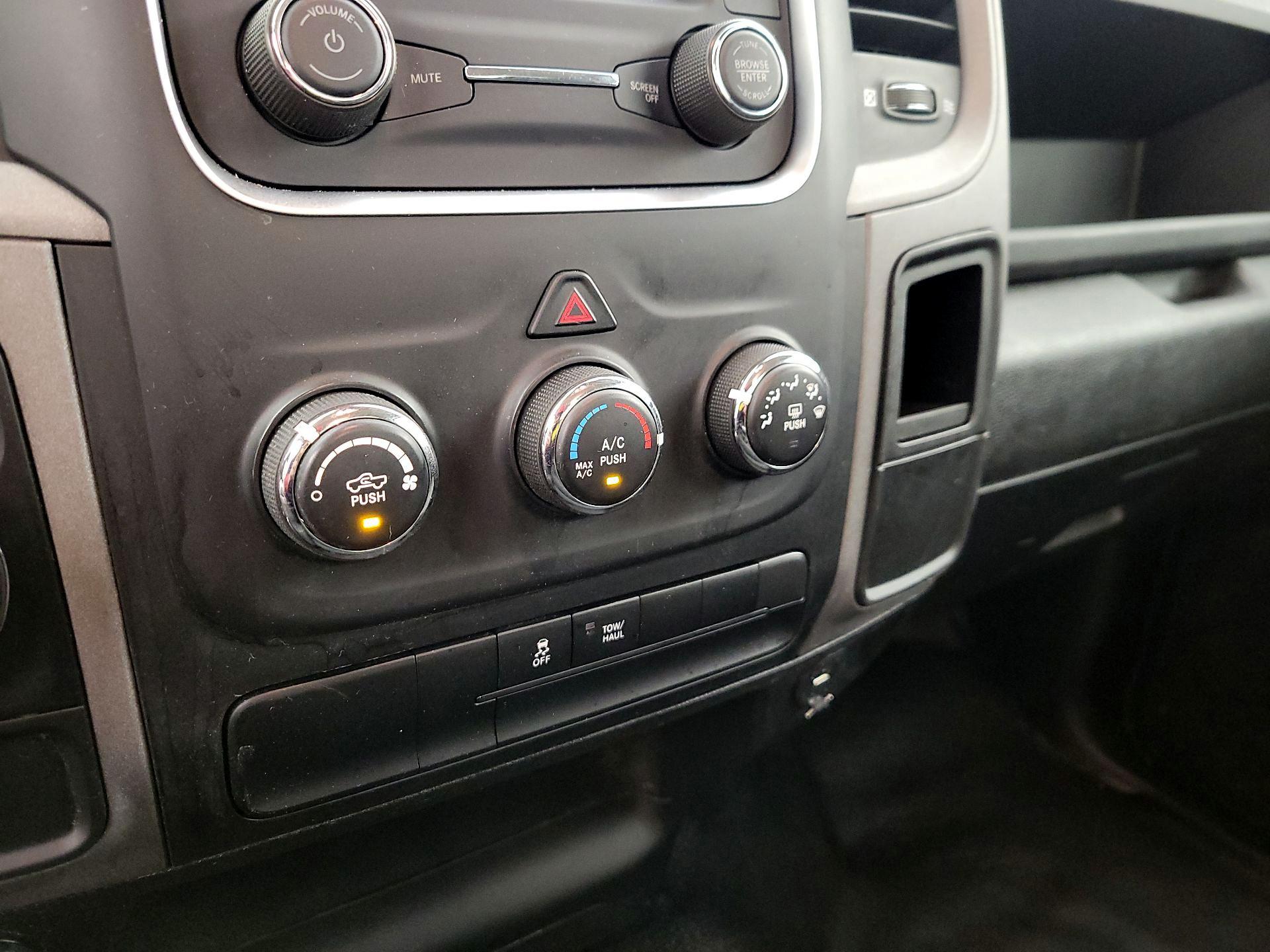 Thumbnail: 2023 RAM 1500 Classic - 16