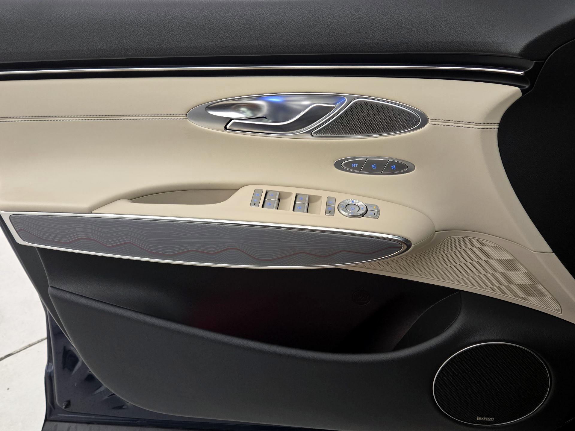 Thumbnail: 2023 Genesis GV70 - 12