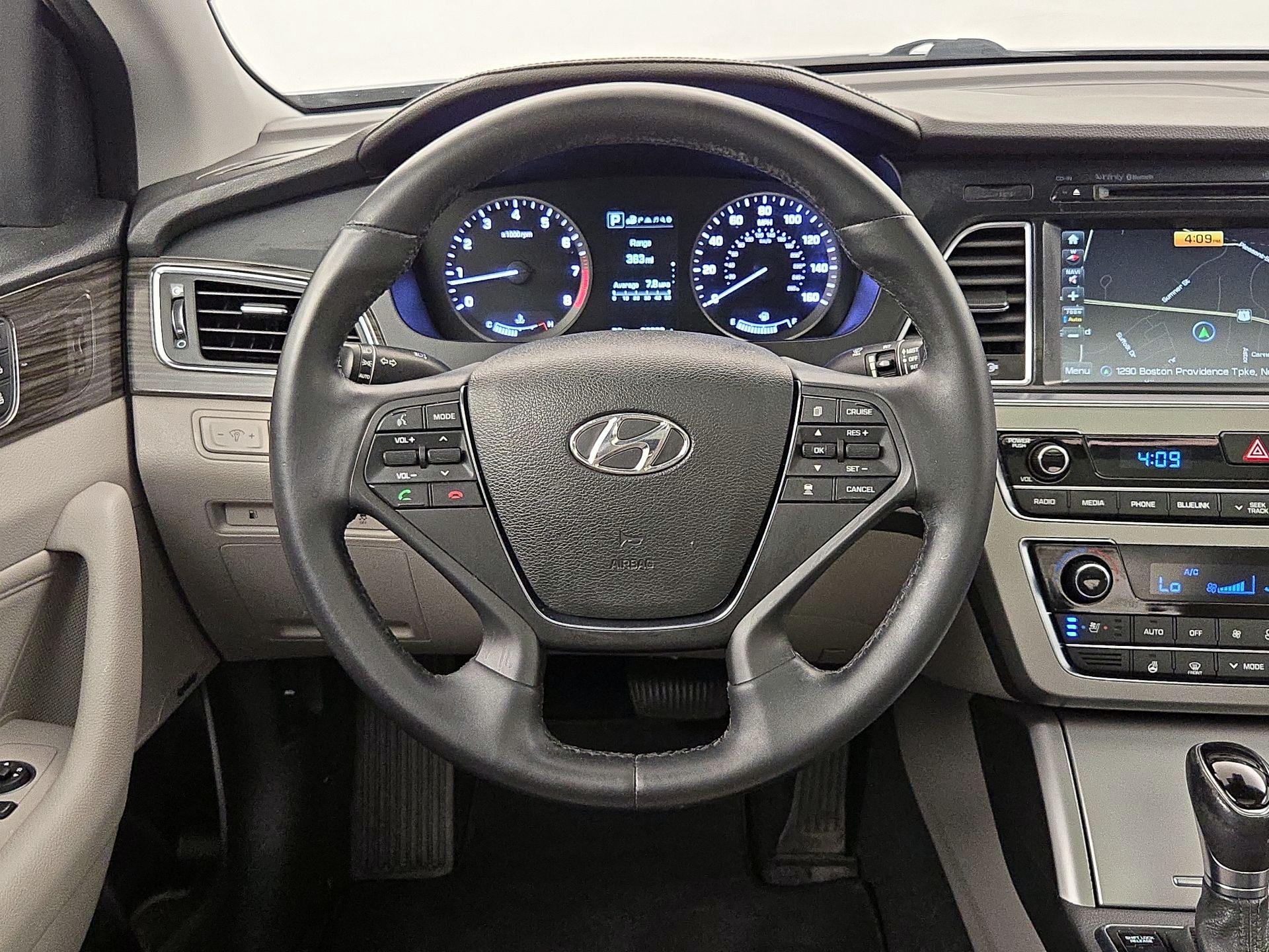 Thumbnail: 2015 Hyundai Sonata - 10