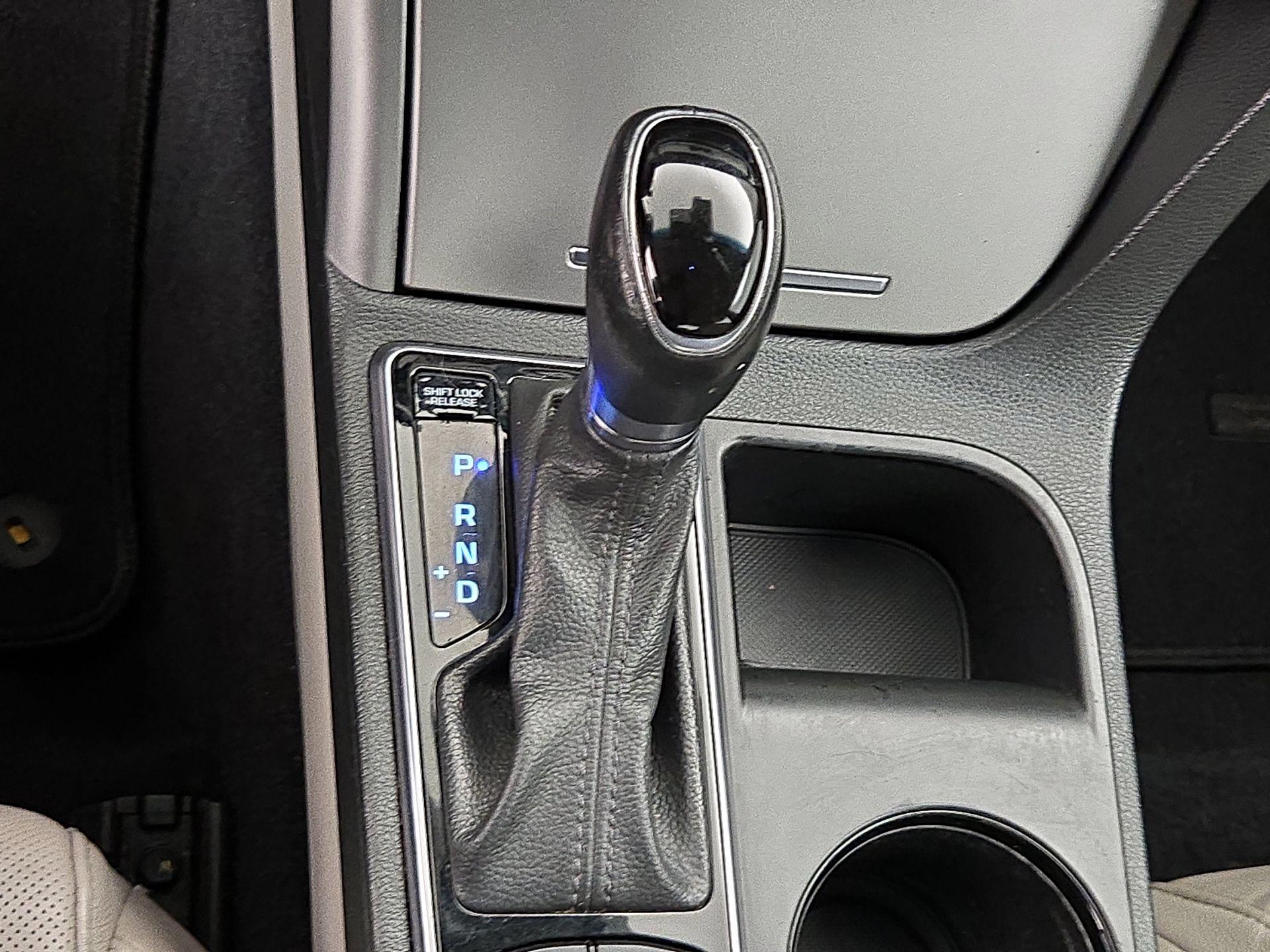 Thumbnail: 2015 Hyundai Sonata - 18