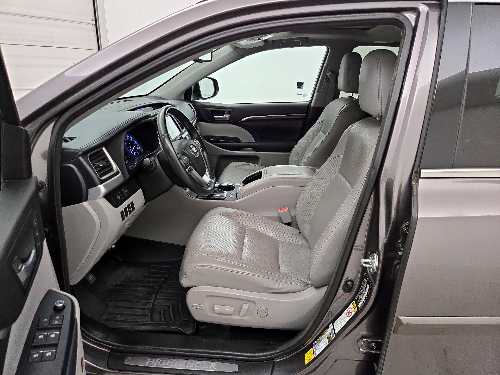 Thumbnail: 2014 Toyota Highlander - 11