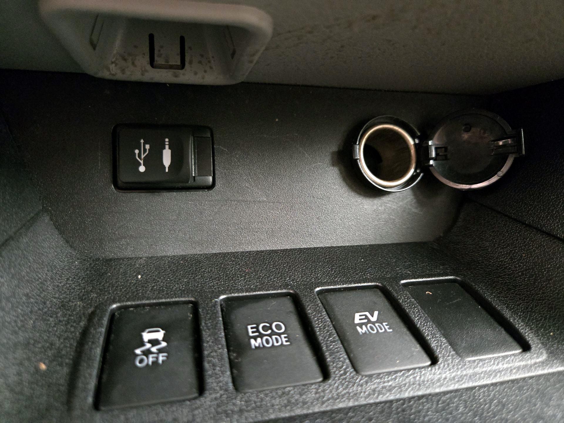 Thumbnail: 2014 Toyota Highlander - 19