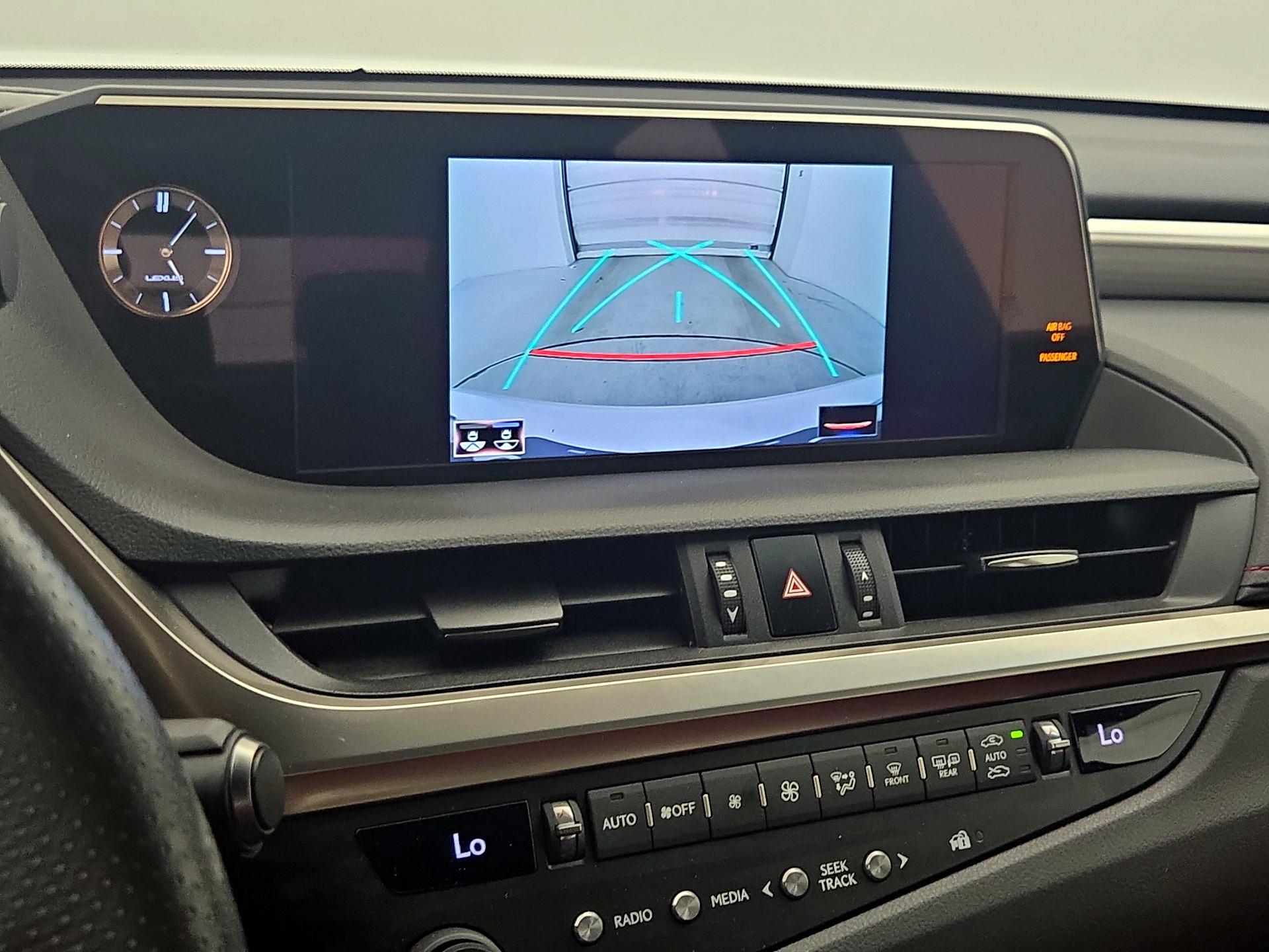 Thumbnail: 2019 Lexus ES - 14