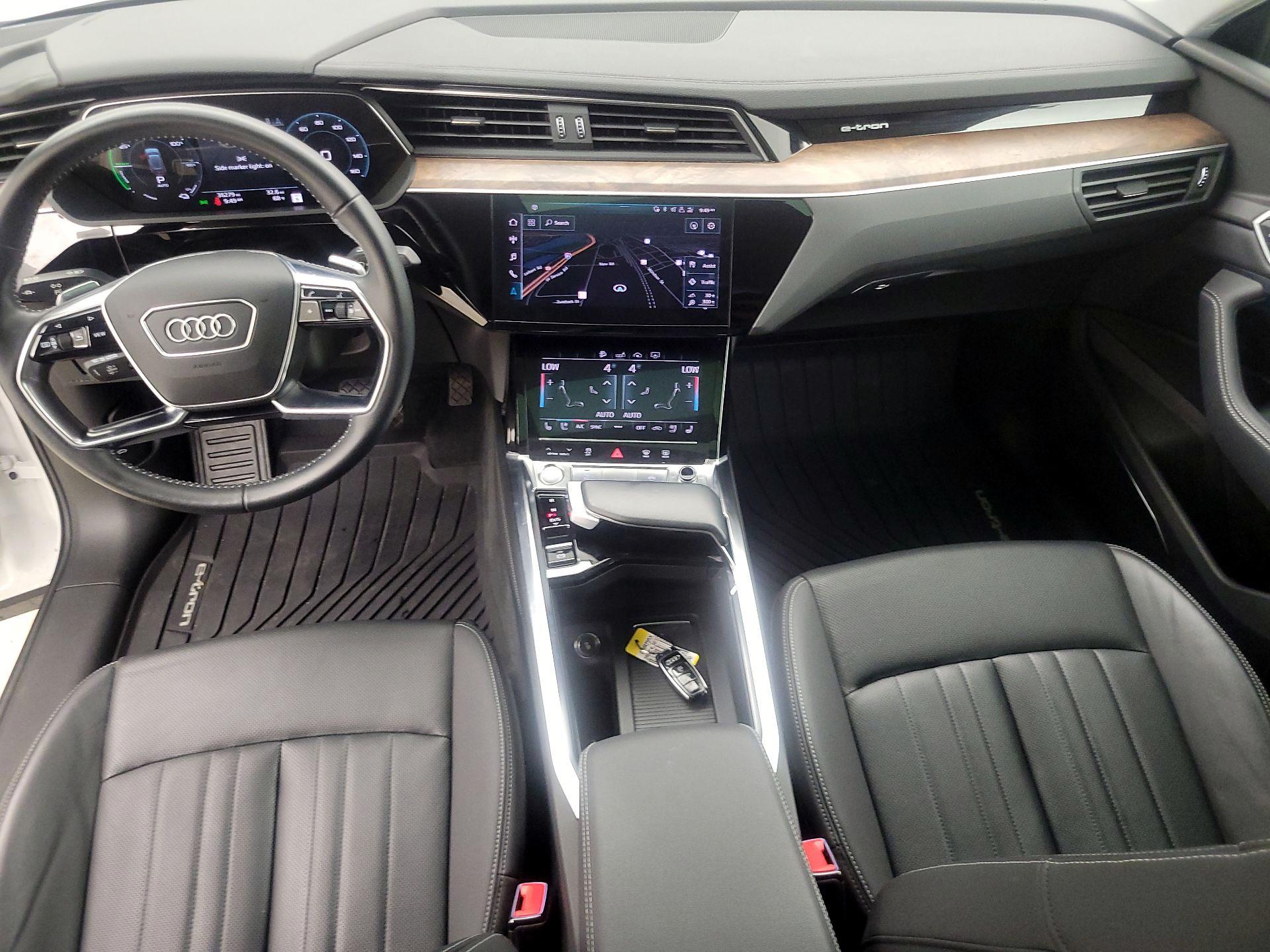 Thumbnail: 2020 Audi e-tron S - 9