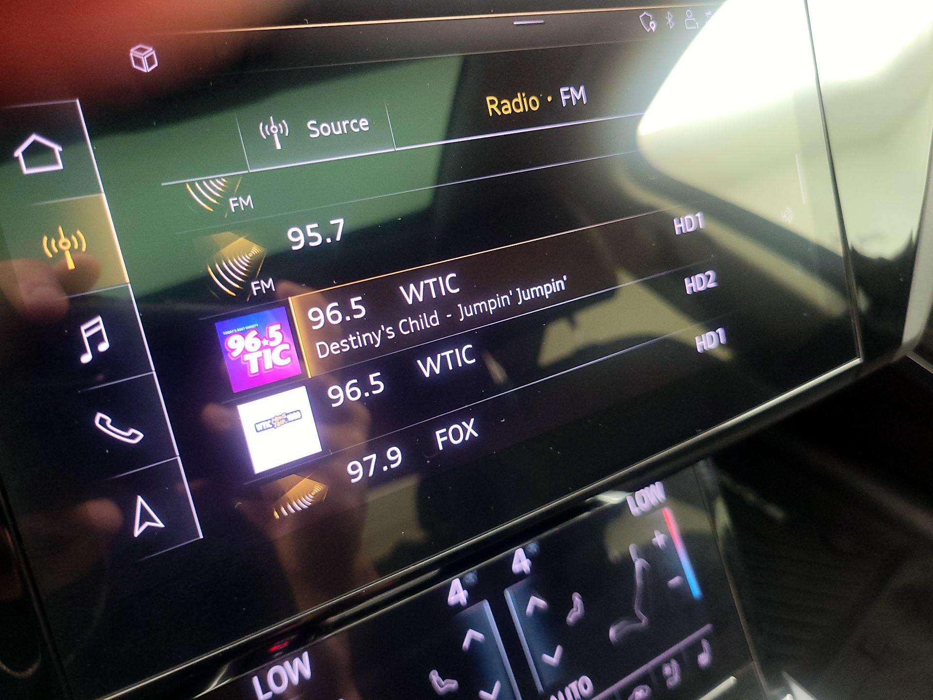 Thumbnail: 2020 Audi e-tron S - 15