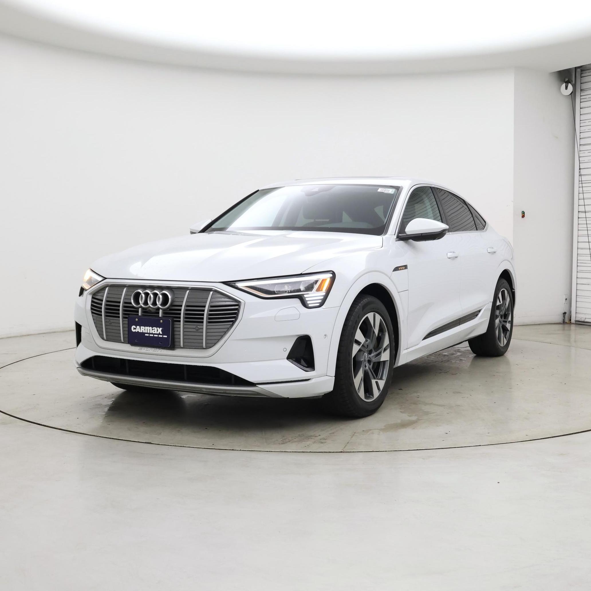 Thumbnail: 2020 Audi e-tron S - 4