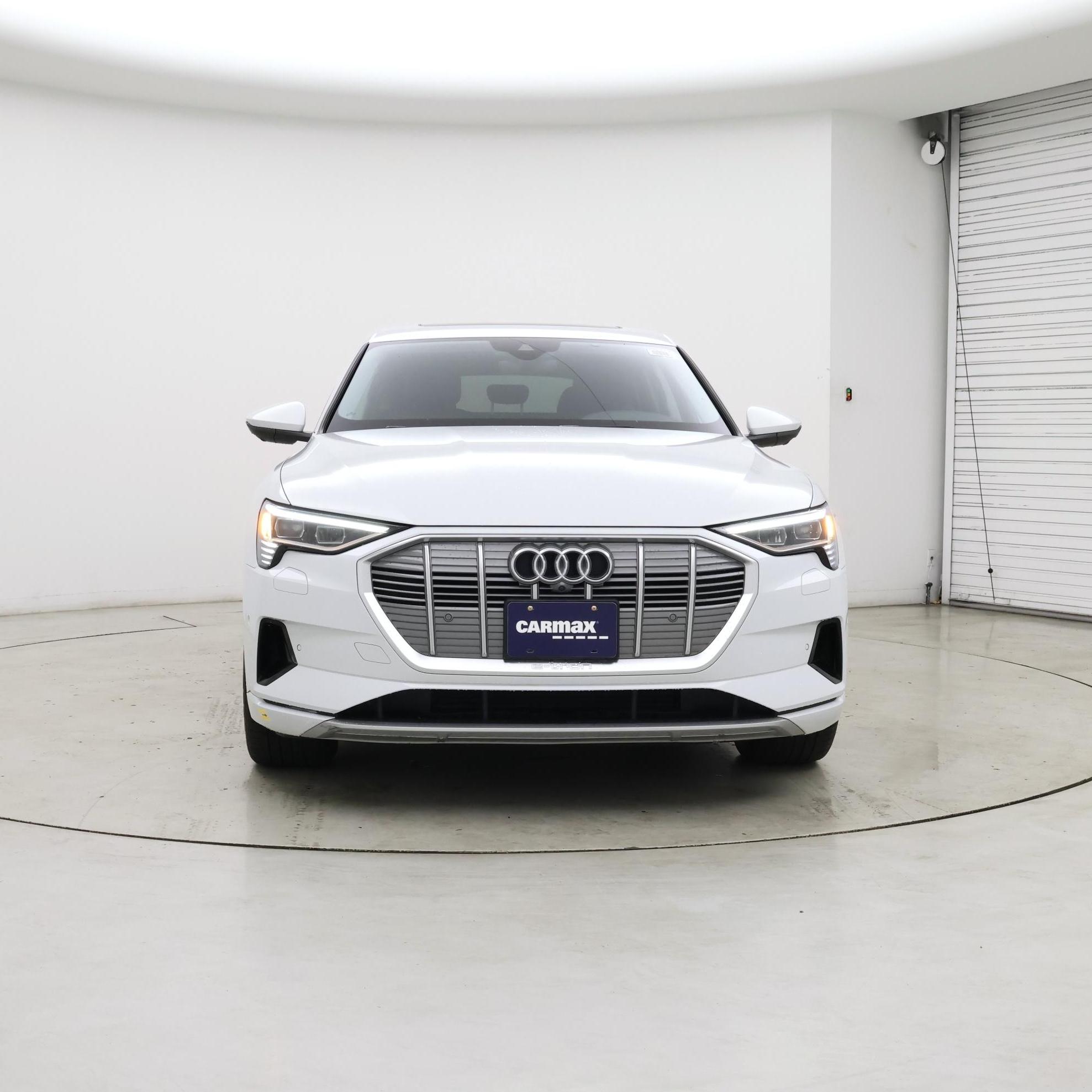 Thumbnail: 2020 Audi e-tron S - 5