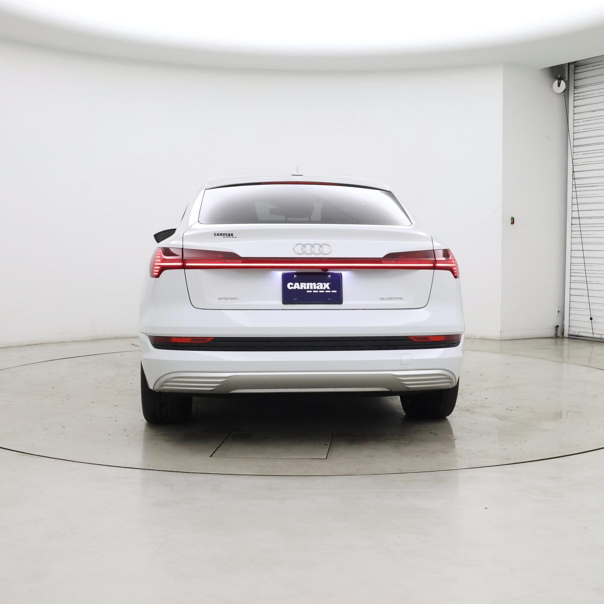 Thumbnail: 2020 Audi e-tron S - 6
