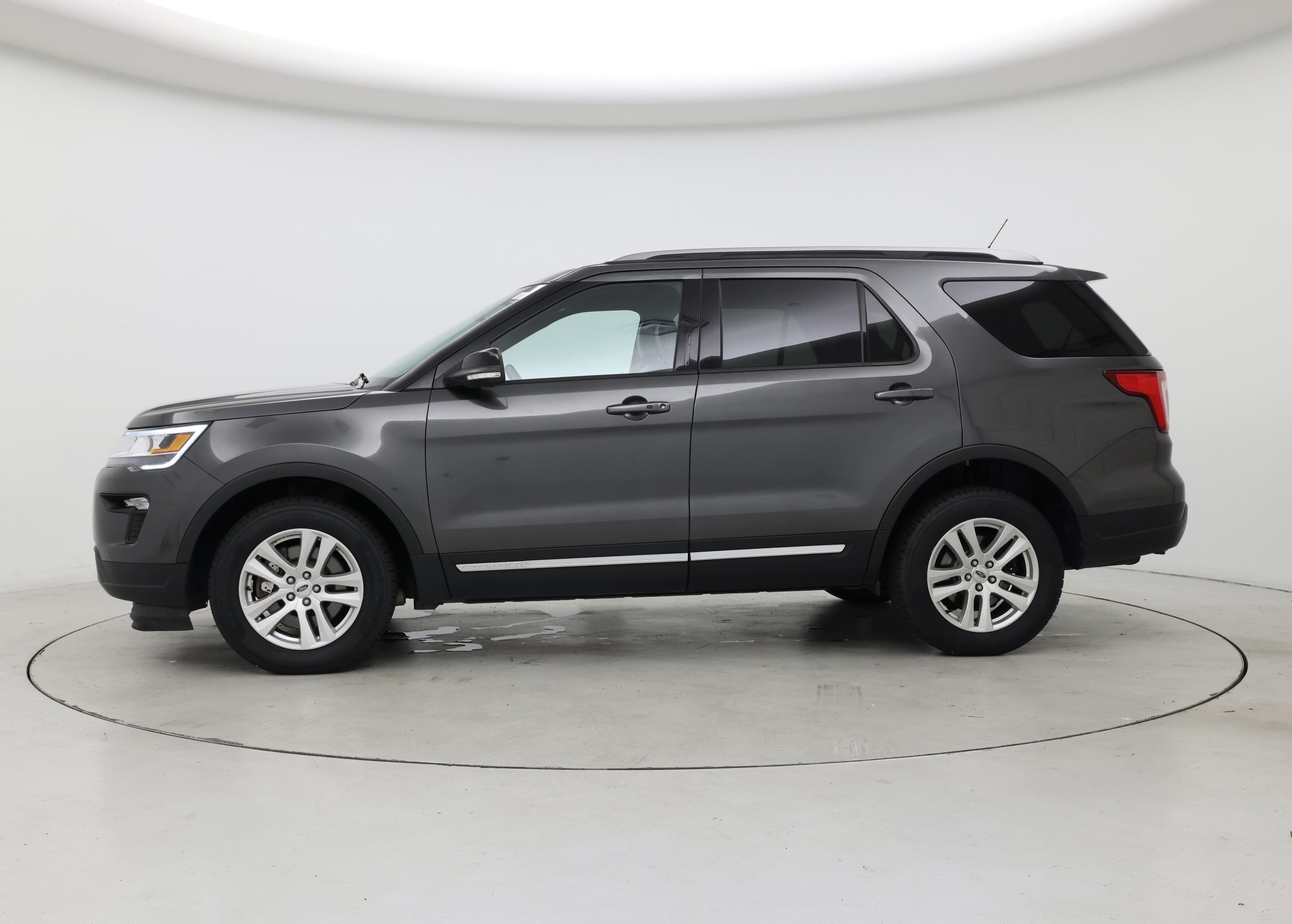 Thumbnail: 2018 Ford Explorer - 3