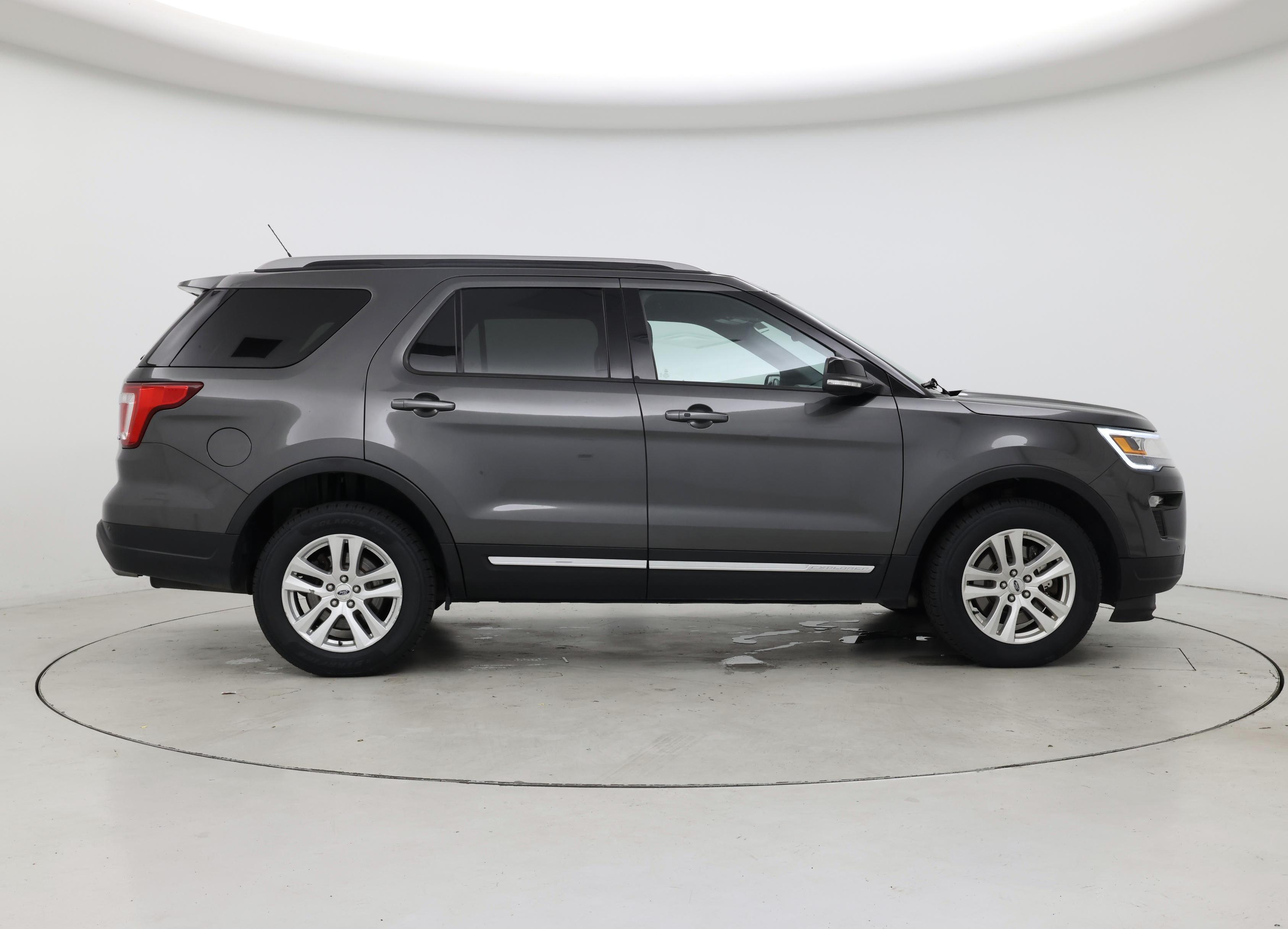 Thumbnail: 2018 Ford Explorer - 7