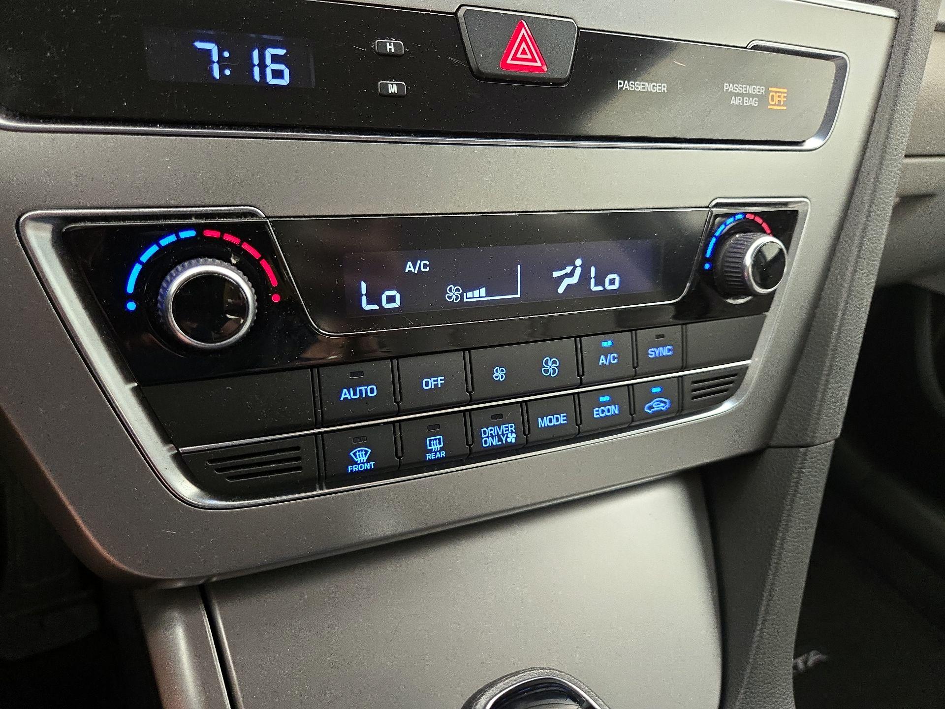 Thumbnail: 2016 Hyundai Sonata - 16