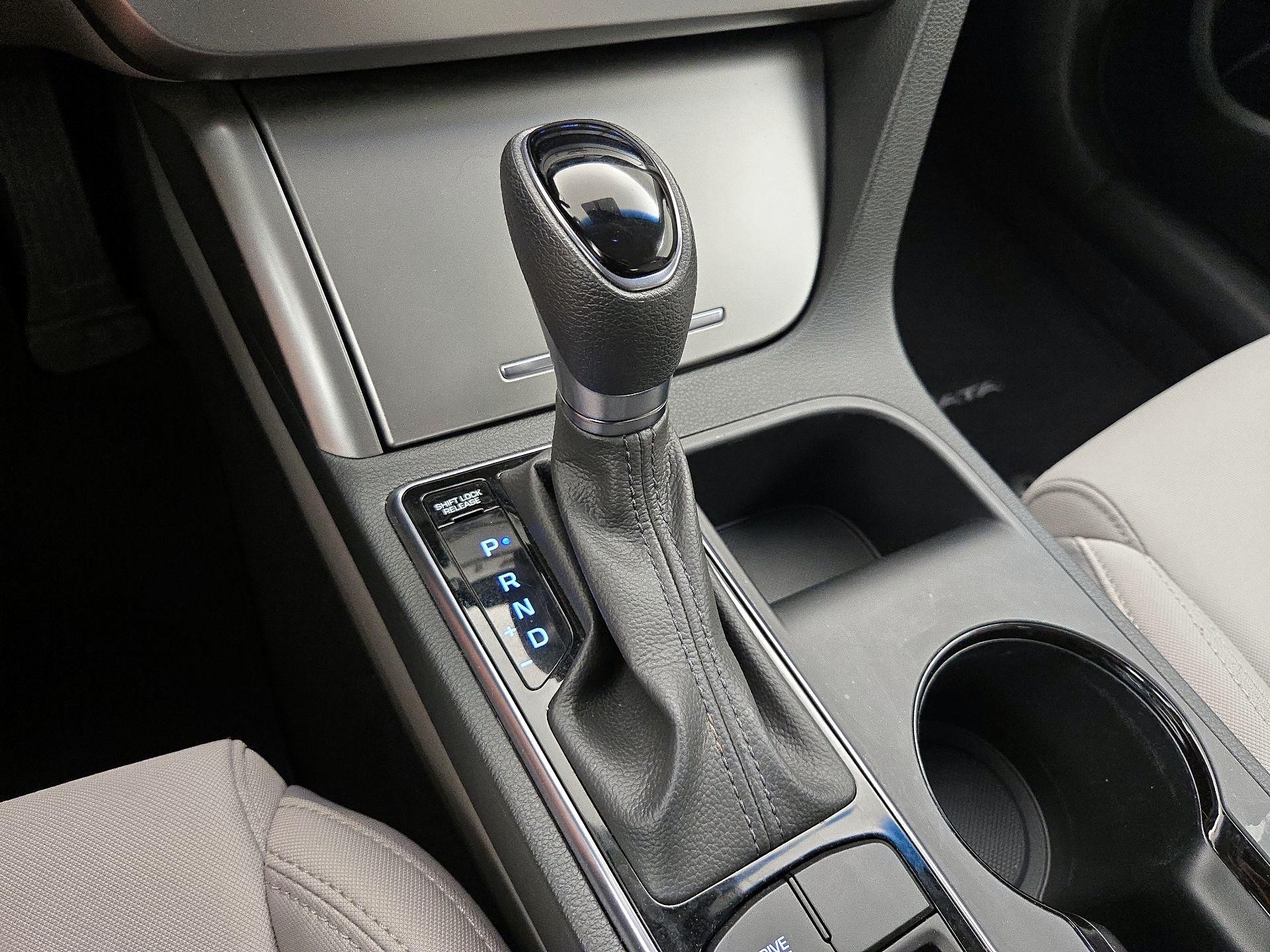 Thumbnail: 2016 Hyundai Sonata - 17