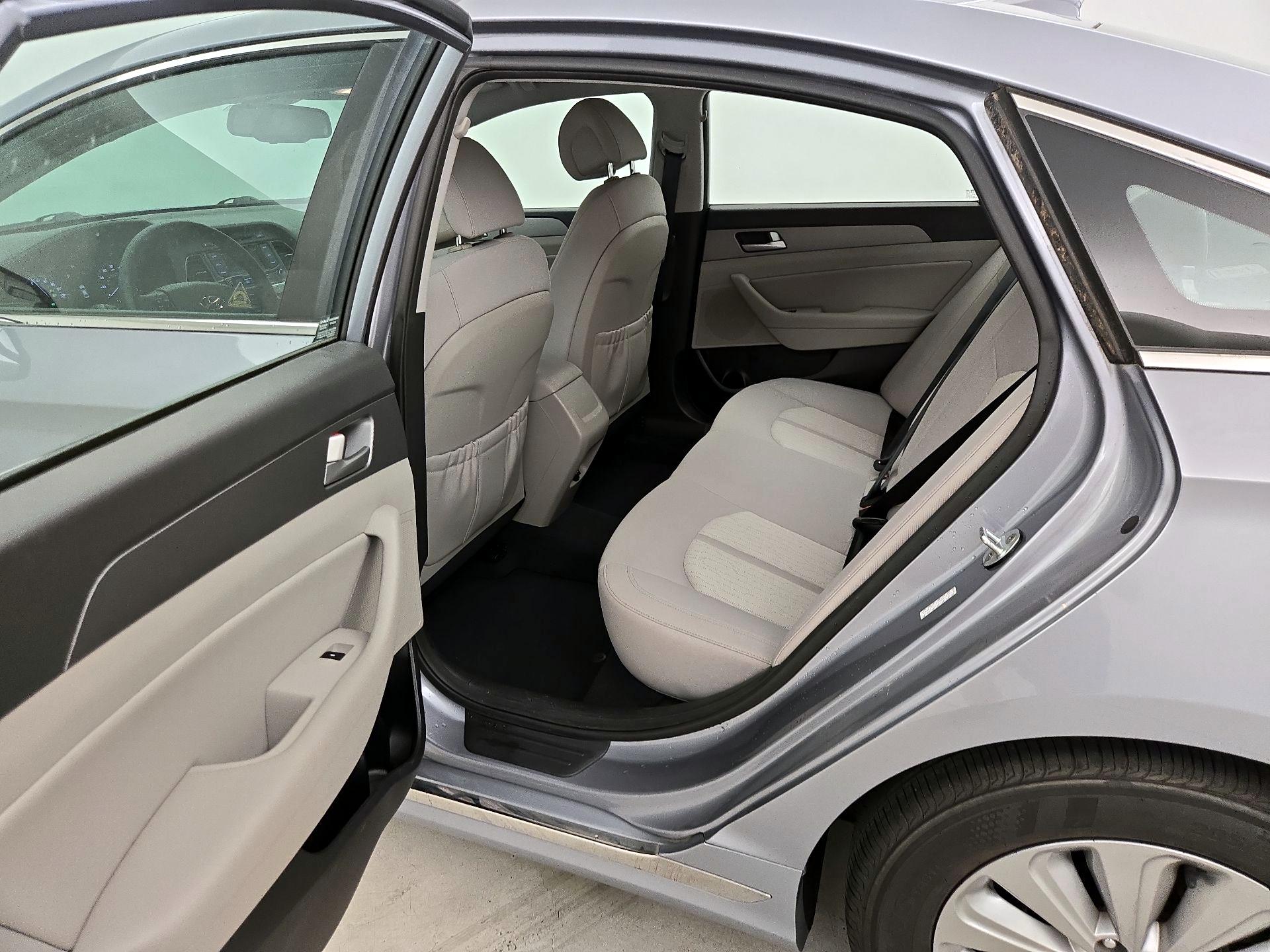 Thumbnail: 2016 Hyundai Sonata - 19