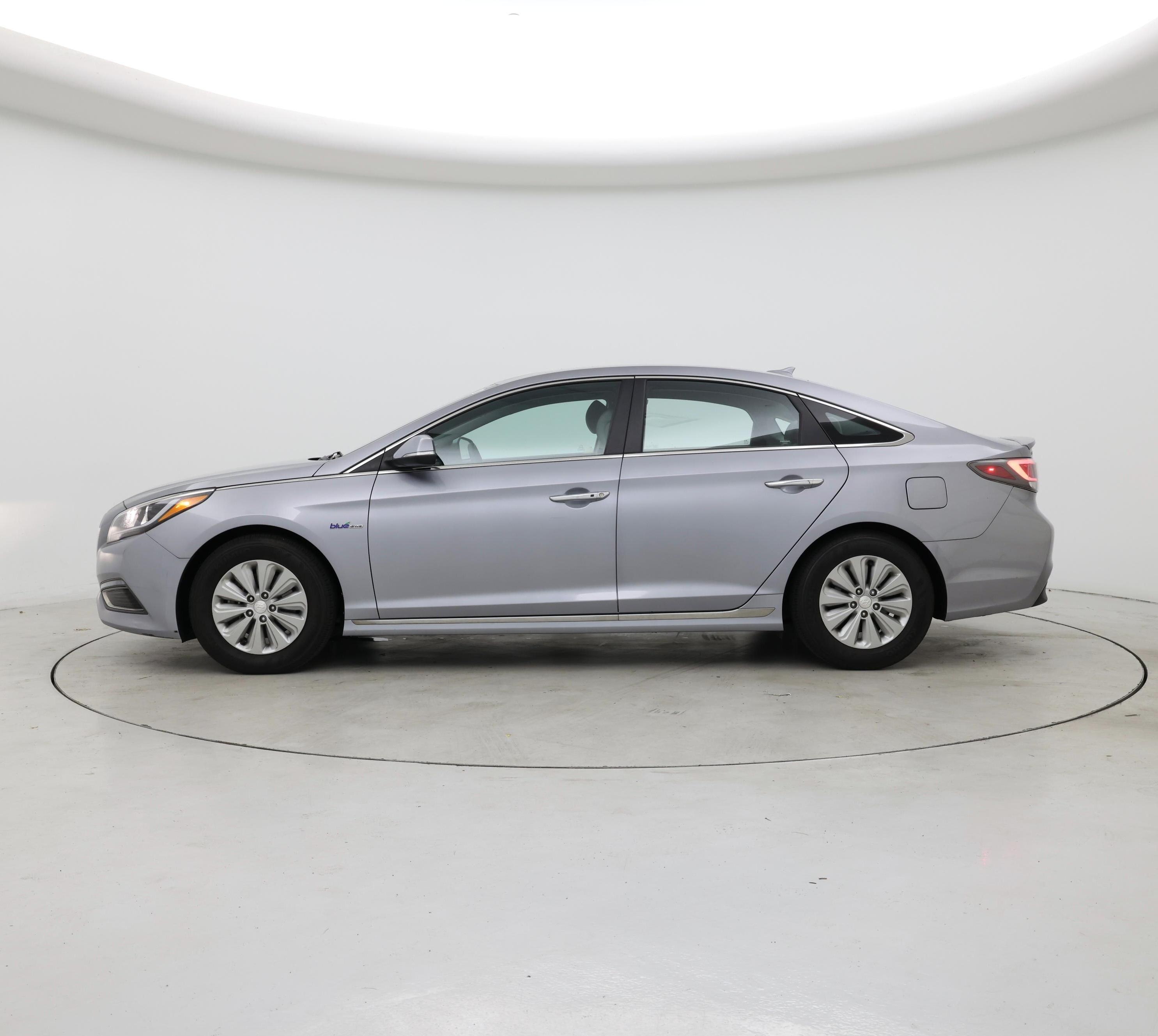 Thumbnail: 2016 Hyundai Sonata - 3