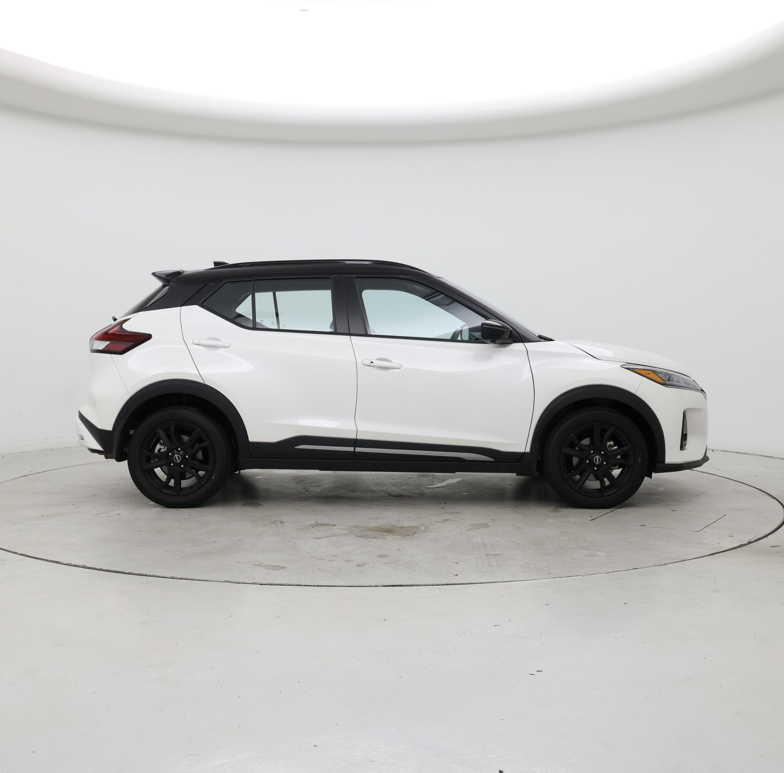 Thumbnail: 2024 Nissan Kicks - 7