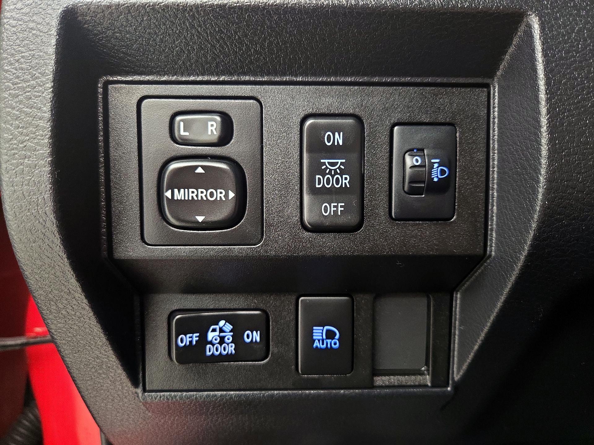 Thumbnail: 2019 Toyota Tundra - 13