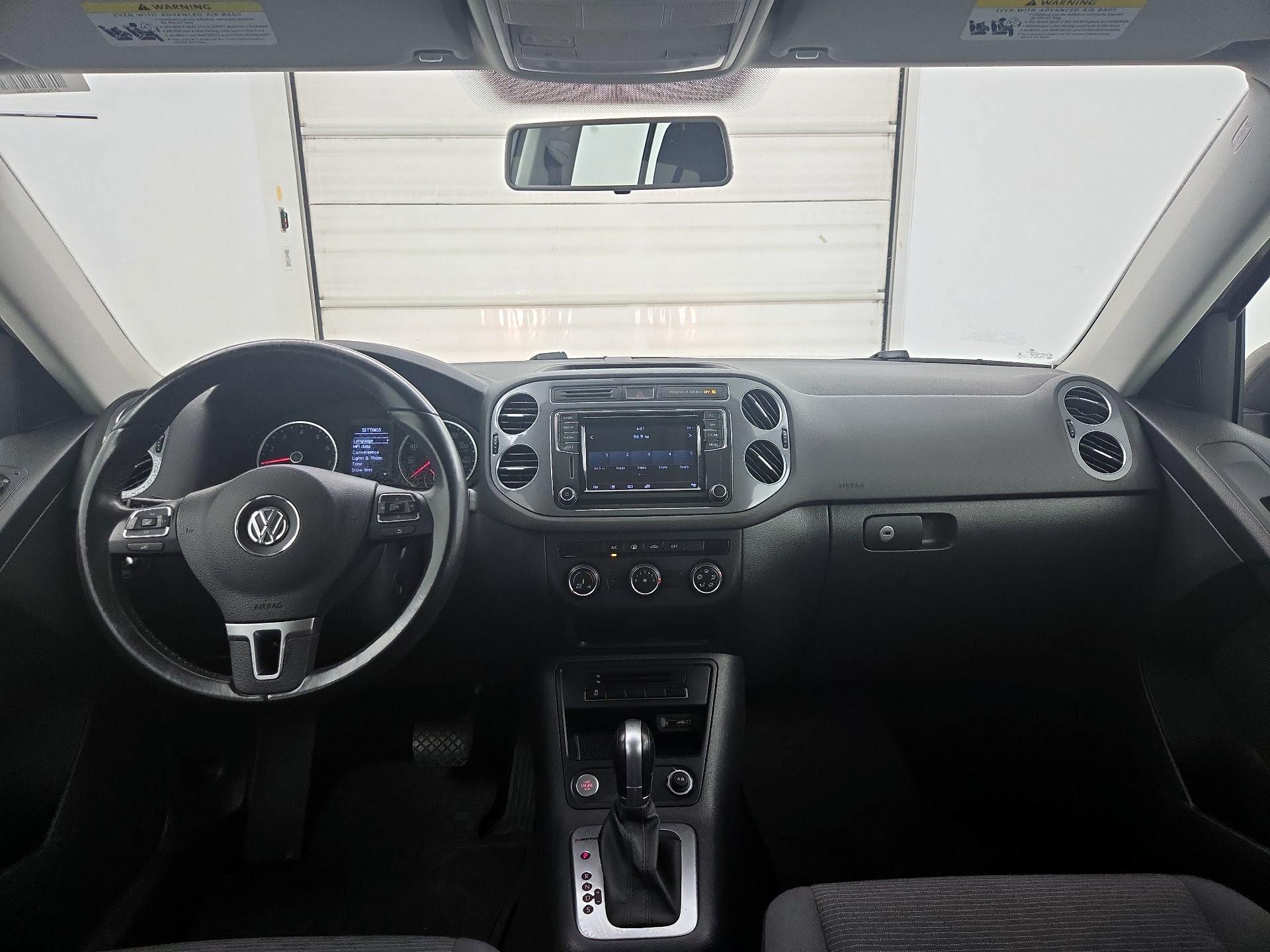 Thumbnail: 2018 Volkswagen Tiguan - 9