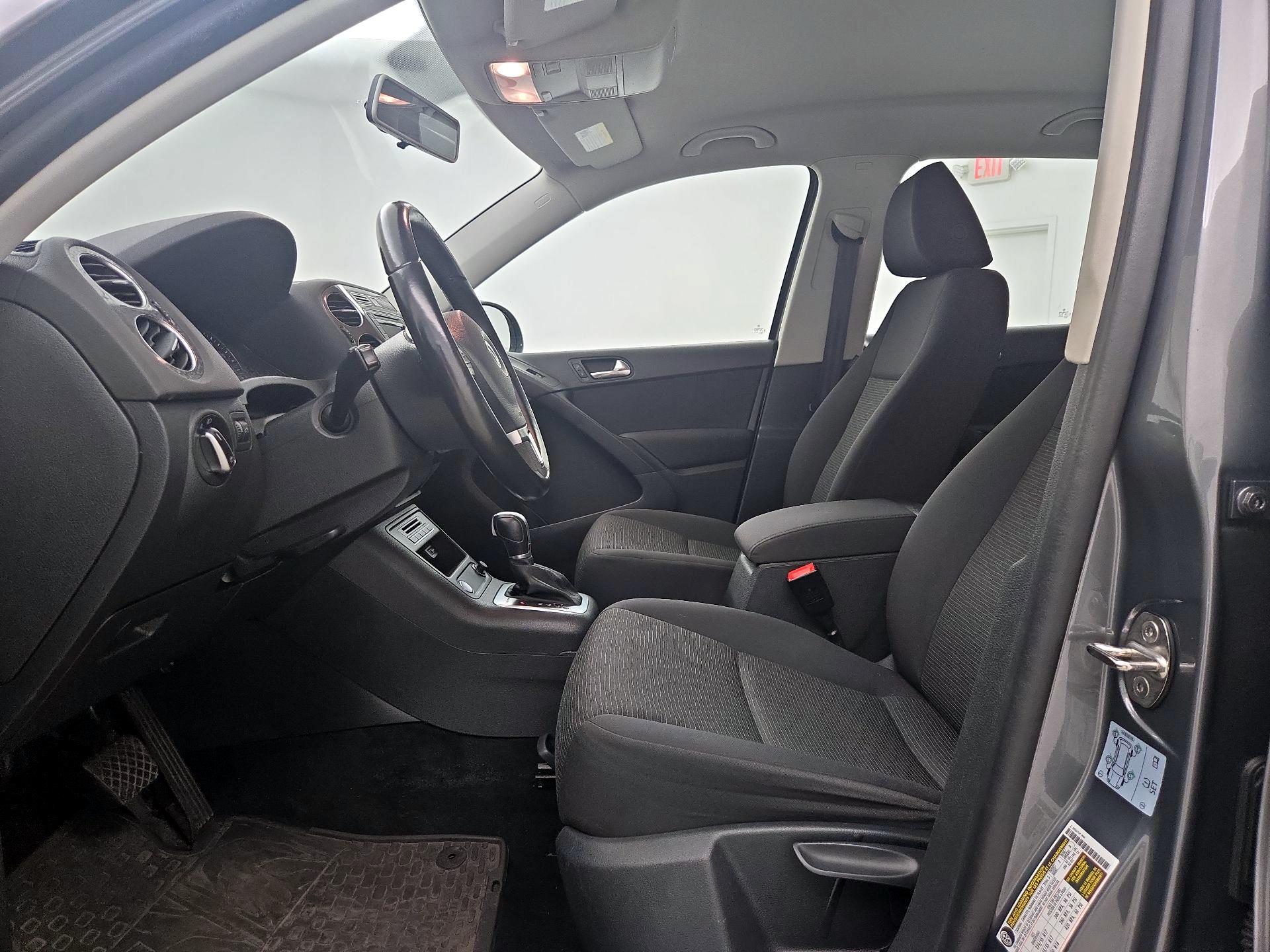 Thumbnail: 2018 Volkswagen Tiguan - 11