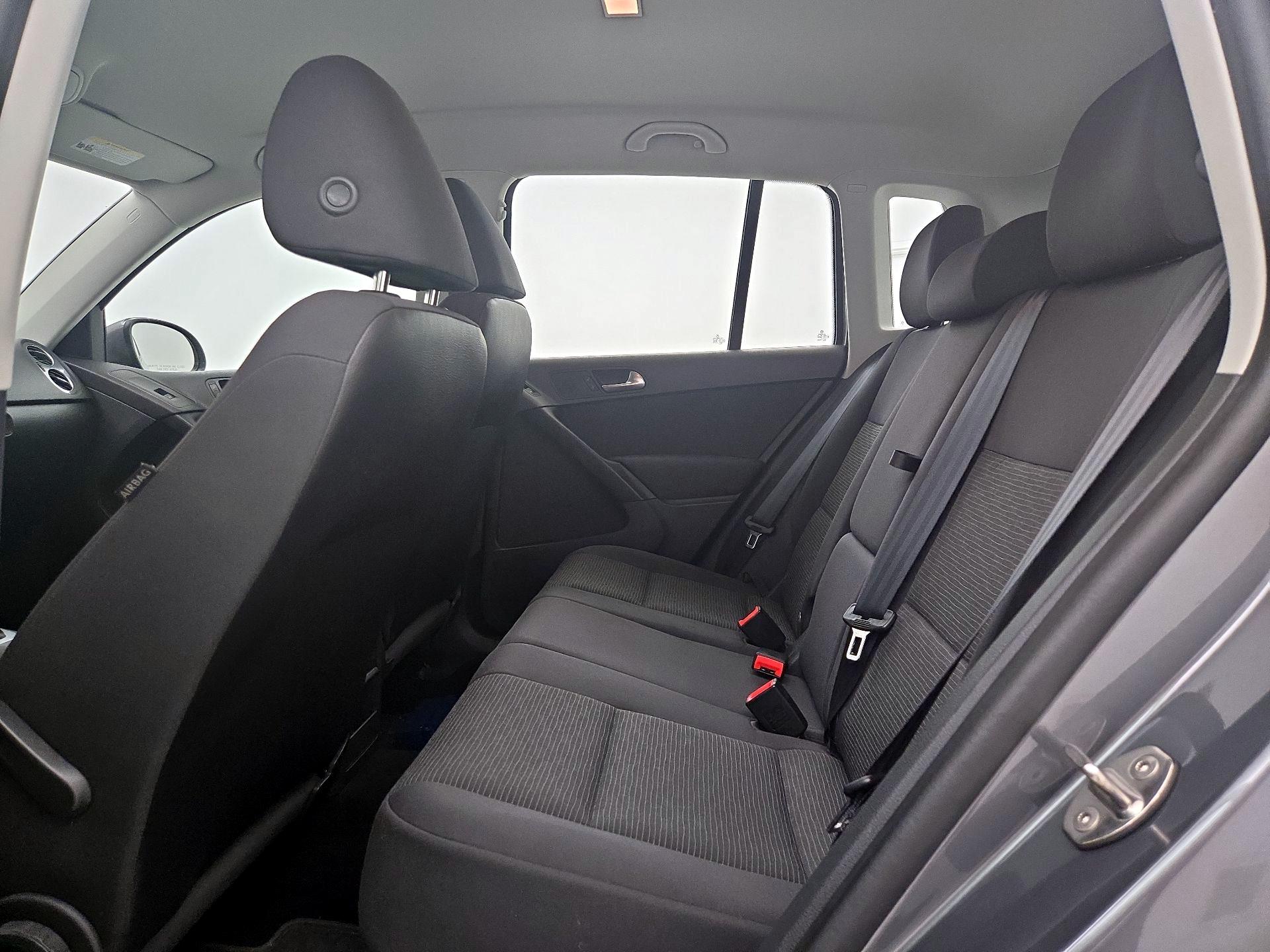 Thumbnail: 2018 Volkswagen Tiguan - 19