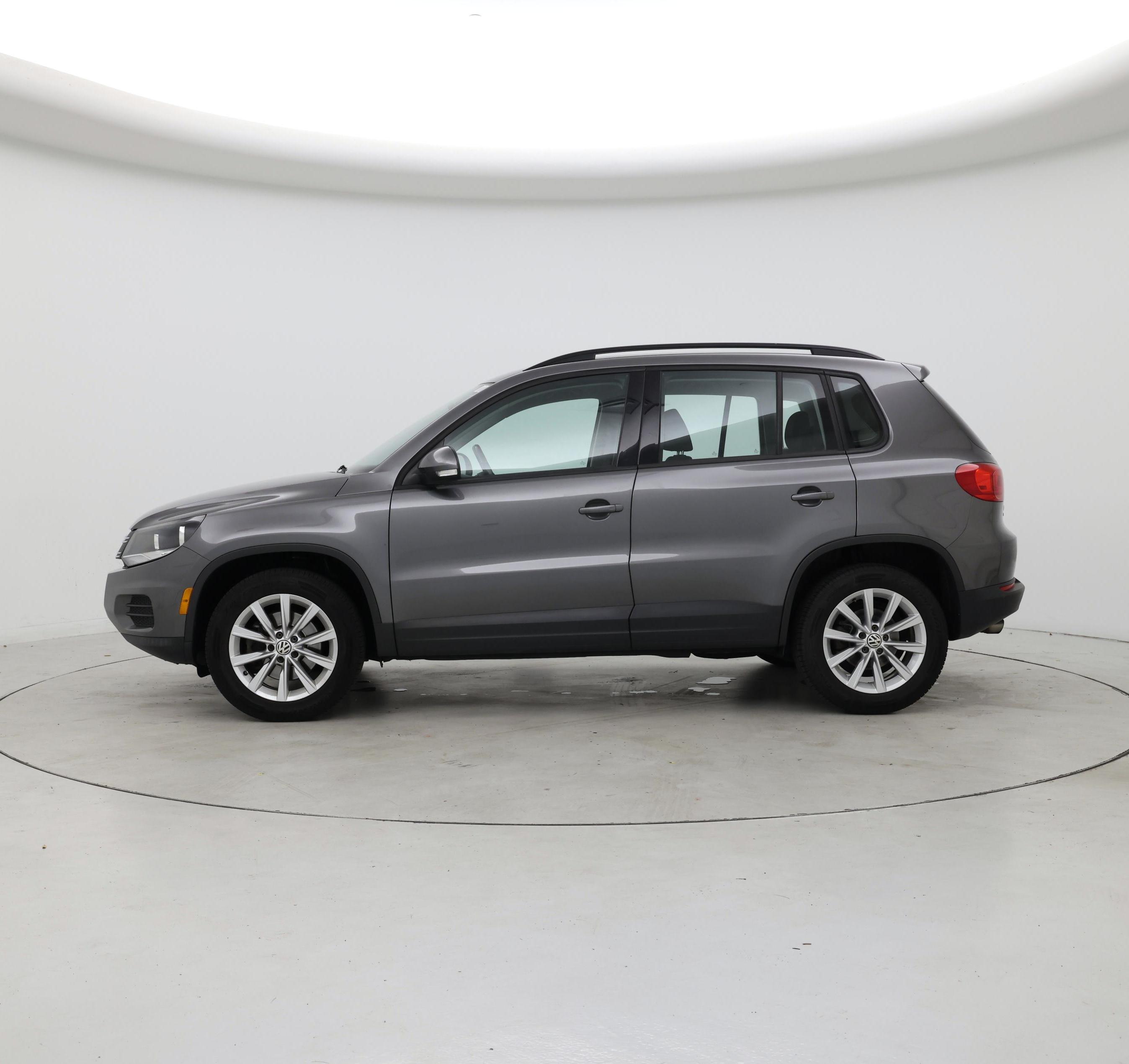 Thumbnail: 2018 Volkswagen Tiguan - 3