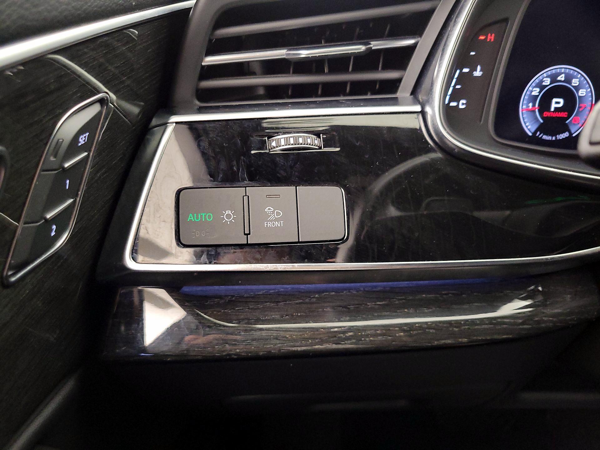 Thumbnail: 2020 Audi Q7 - 13