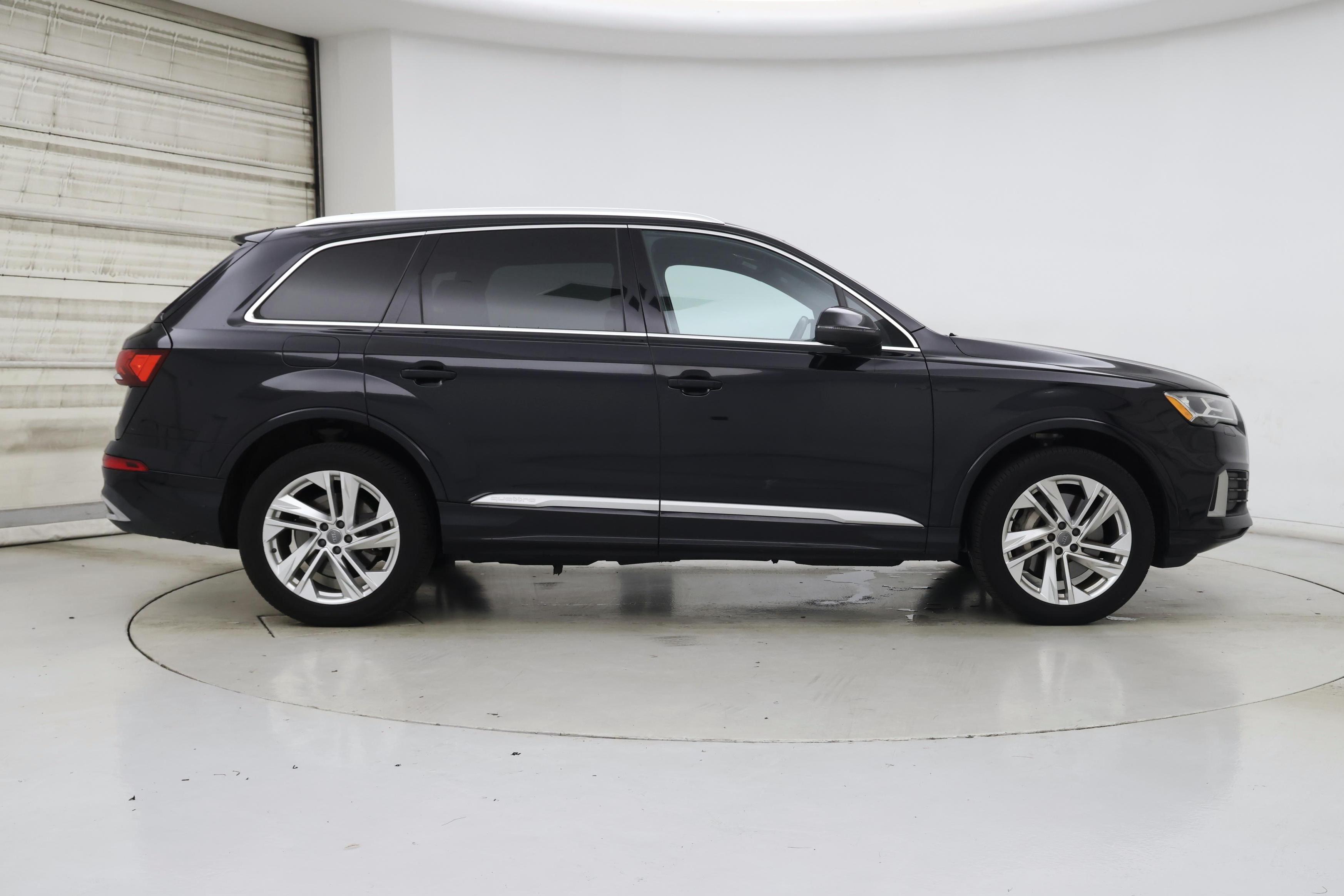 Thumbnail: 2020 Audi Q7 - 7