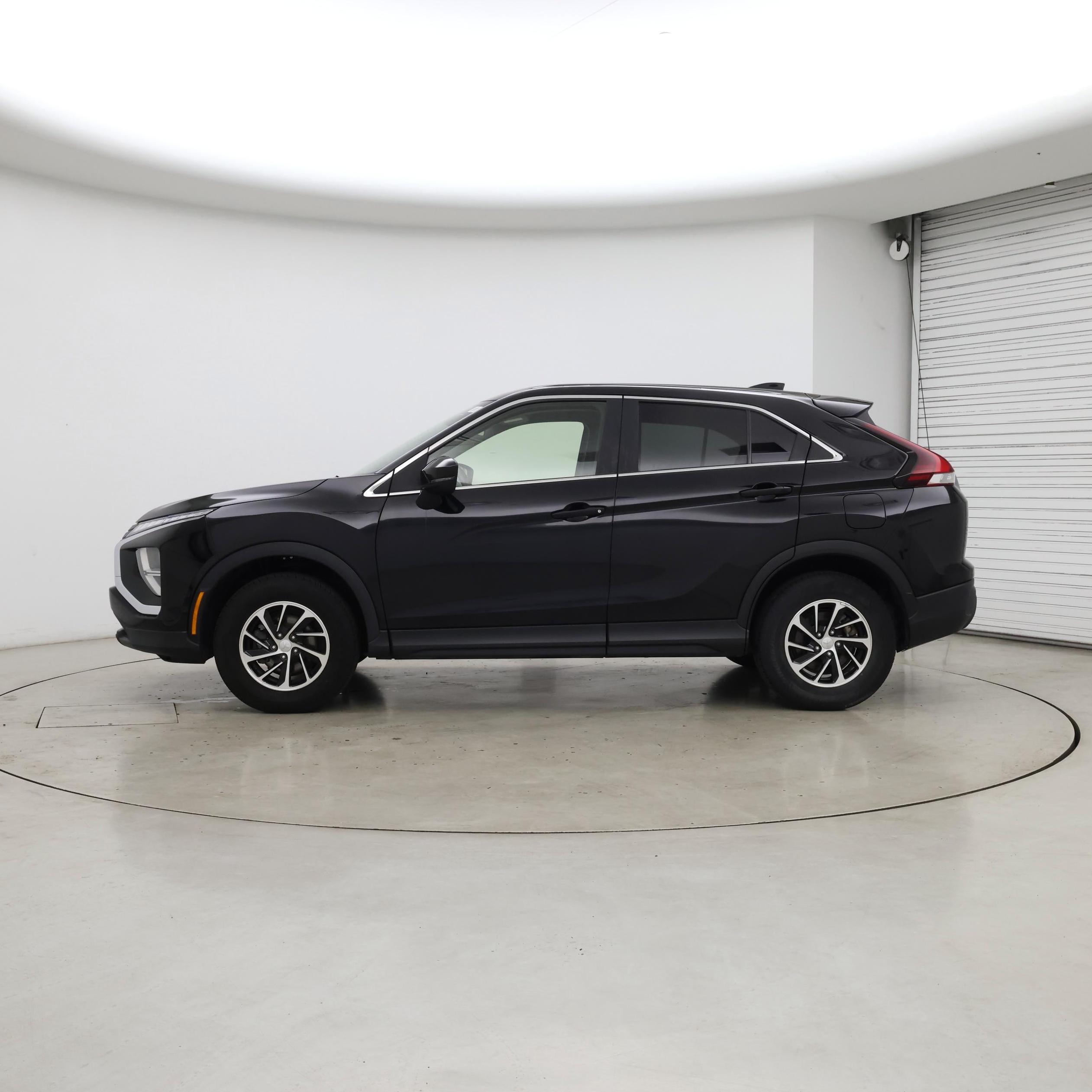 Thumbnail: 2022 Mitsubishi Eclipse Cross - 3