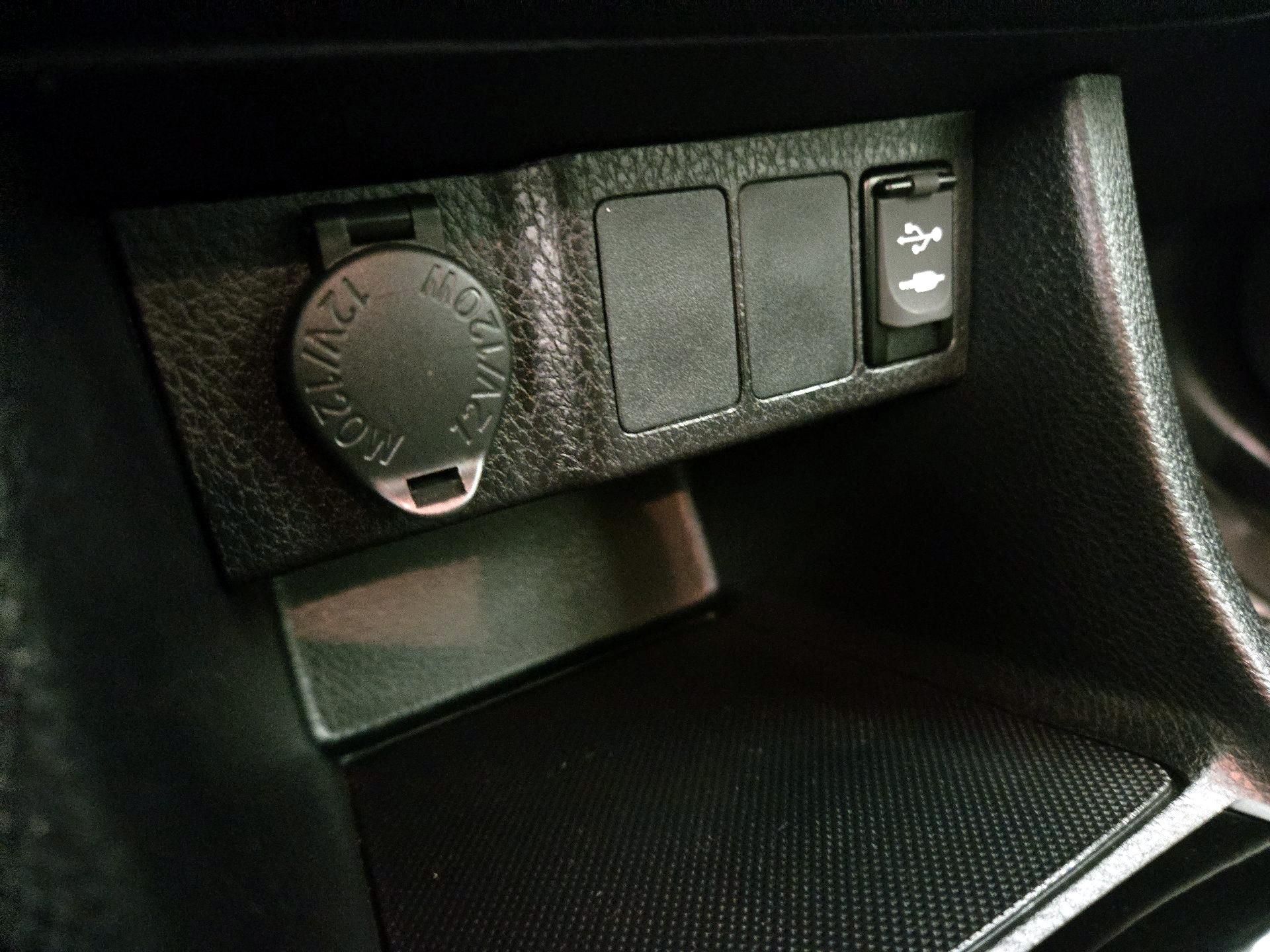 Thumbnail: 2019 Toyota Corolla - 18