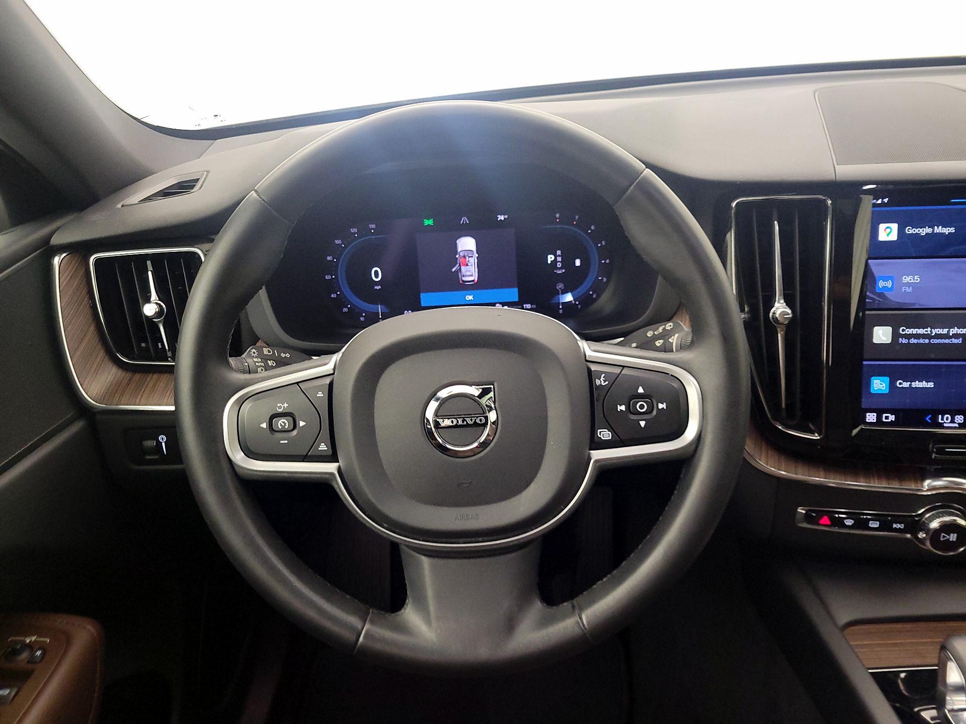 Thumbnail: 2022 Volvo XC60 - 10
