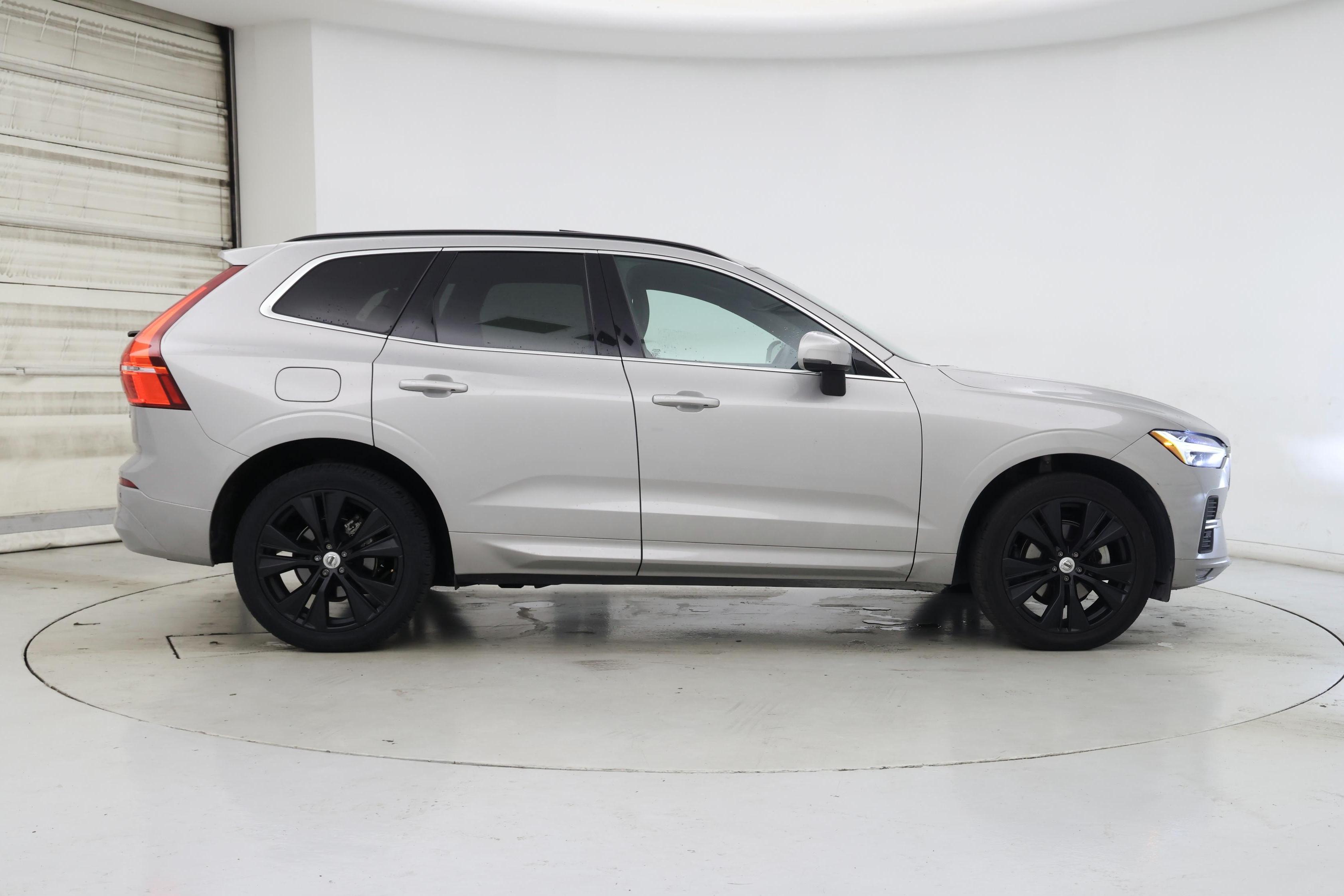 Thumbnail: 2022 Volvo XC60 - 7