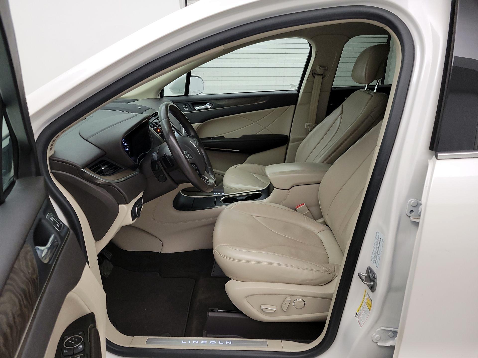 Thumbnail: 2019 Lincoln MKC - 11