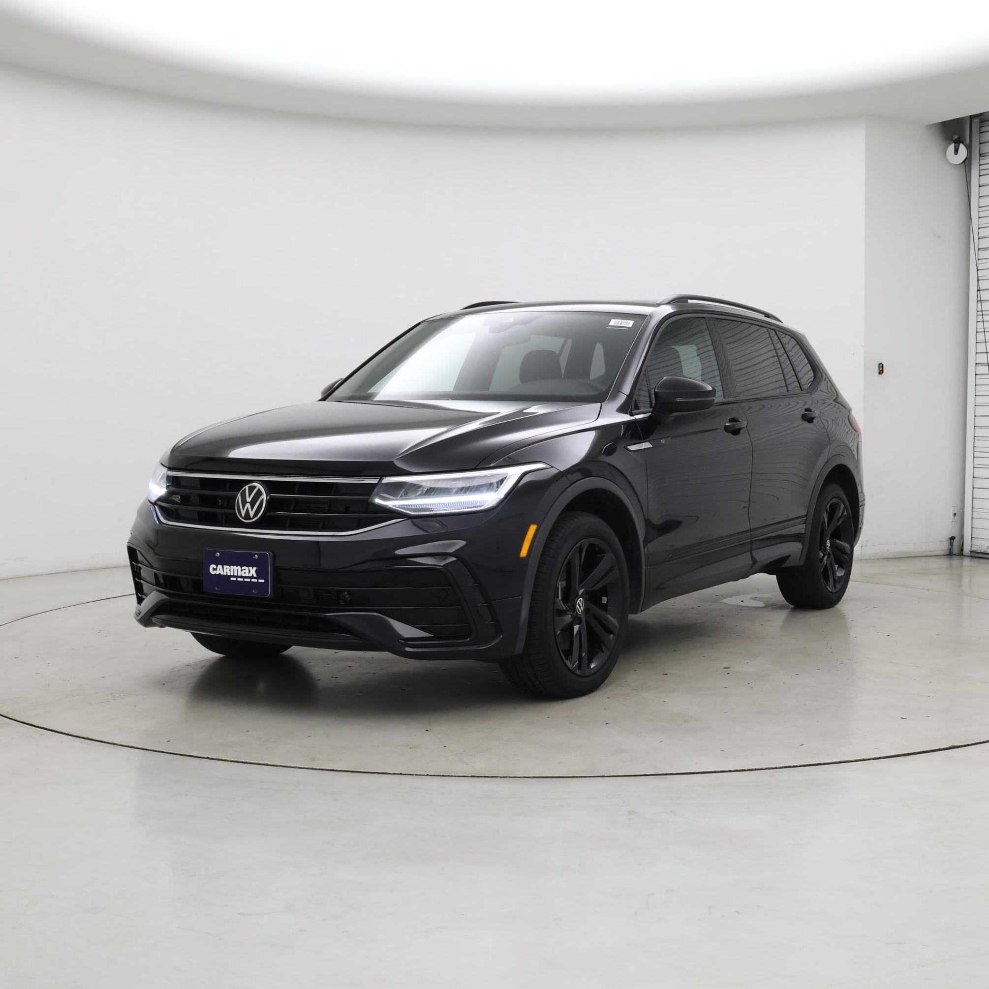 Thumbnail: 2023 Volkswagen Tiguan - 4