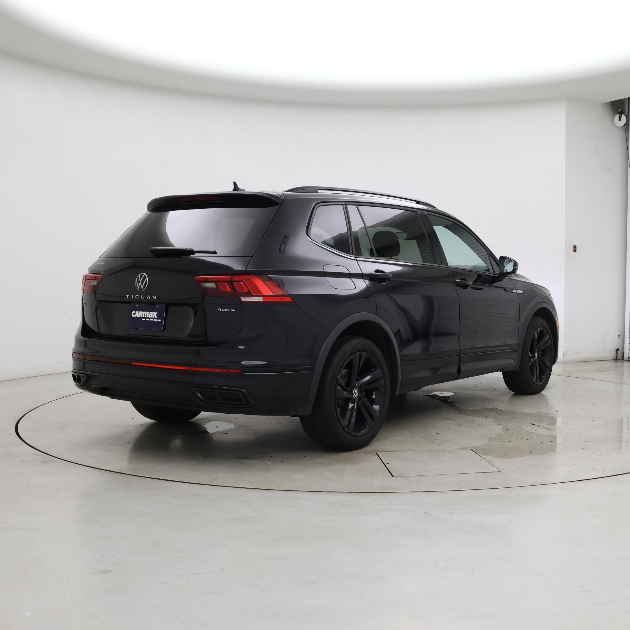 Thumbnail: 2023 Volkswagen Tiguan - 8