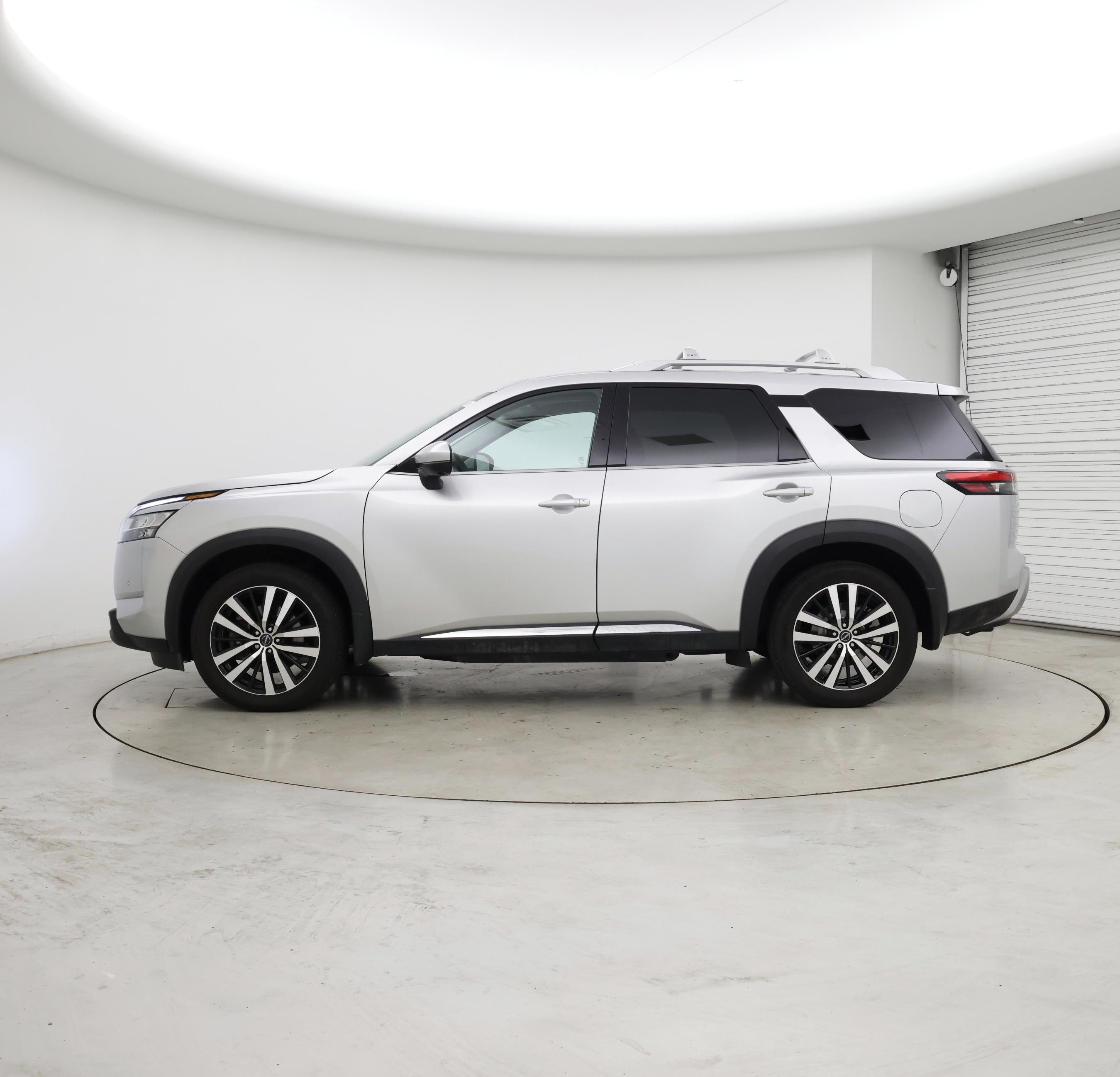 Thumbnail: 2024 Nissan Pathfinder - 3