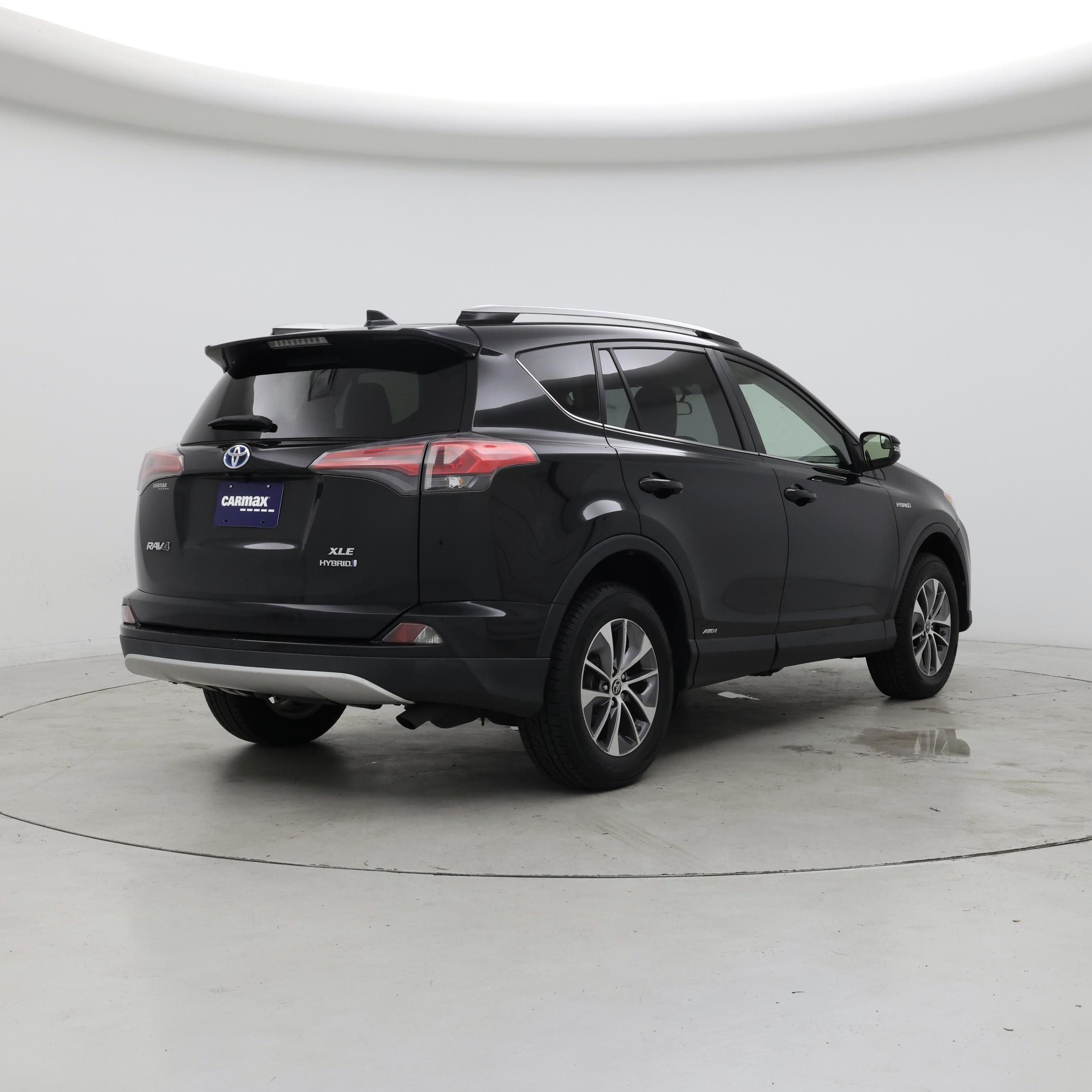 Thumbnail: 2016 Toyota RAV4 - 8