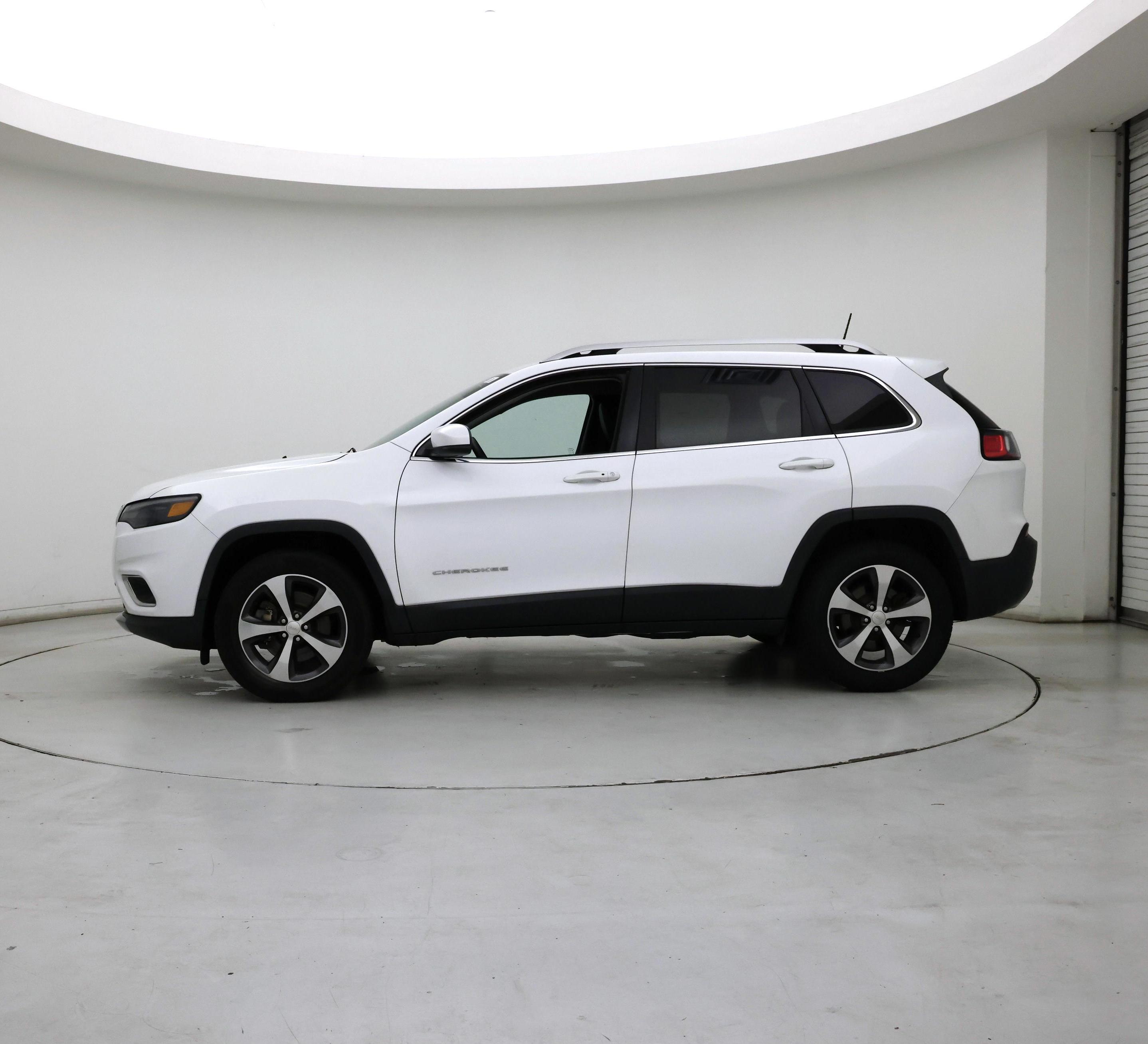 Thumbnail: 2019 Jeep Cherokee - 3