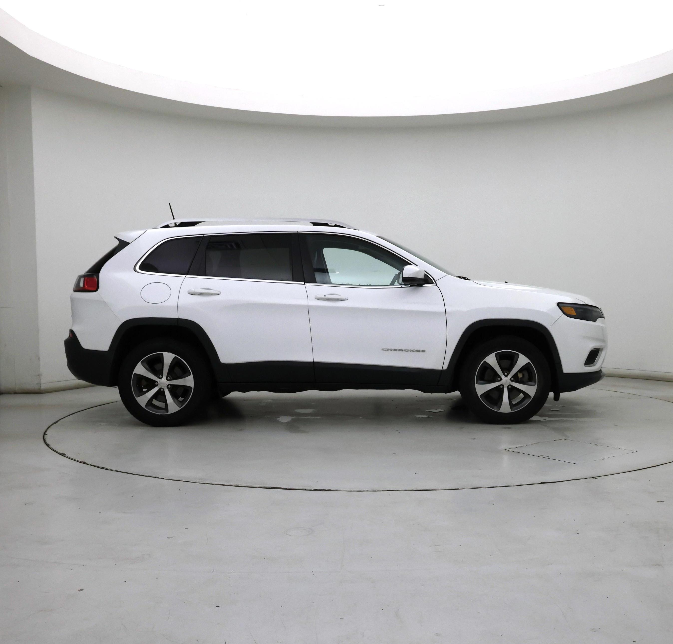 Thumbnail: 2019 Jeep Cherokee - 7