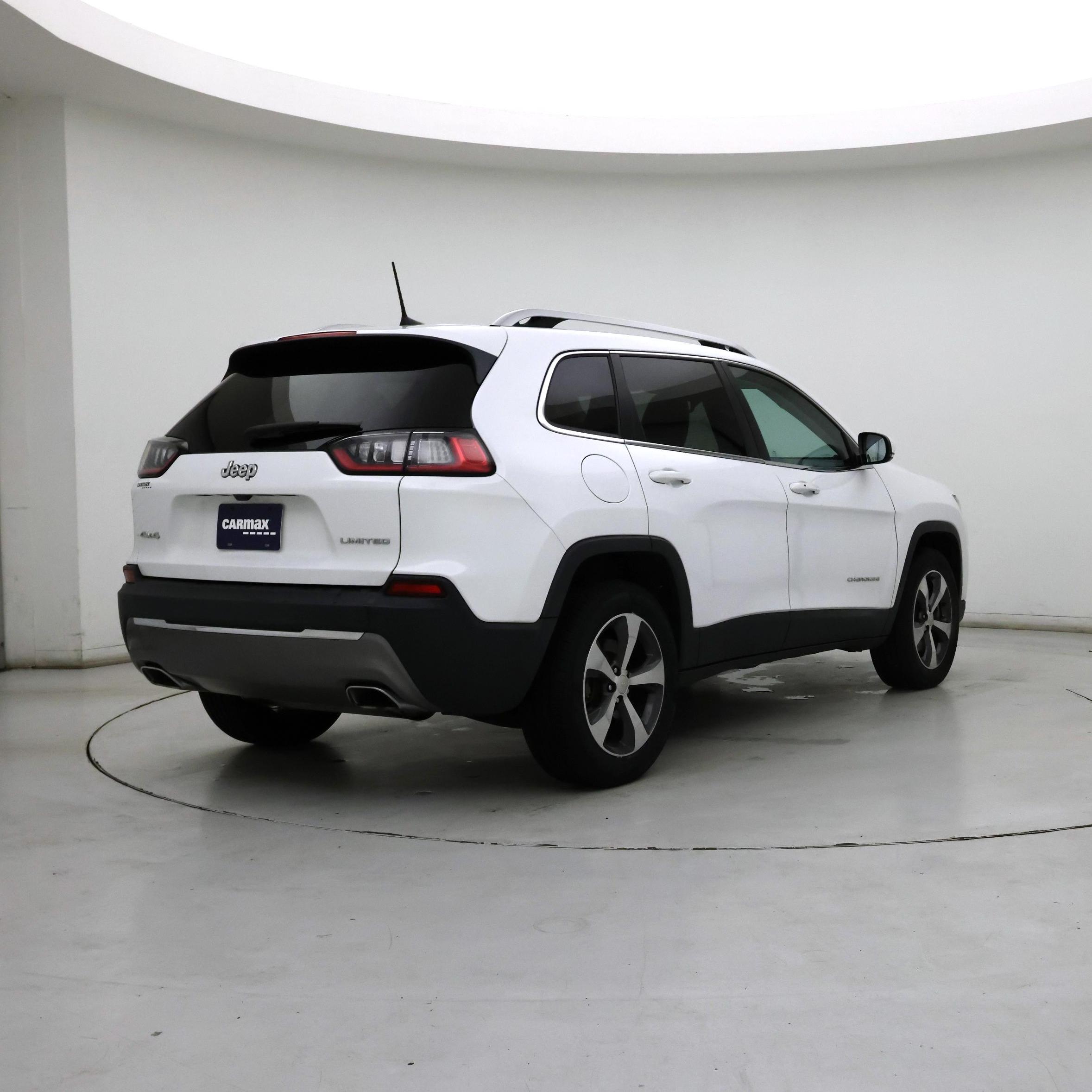 Thumbnail: 2019 Jeep Cherokee - 8