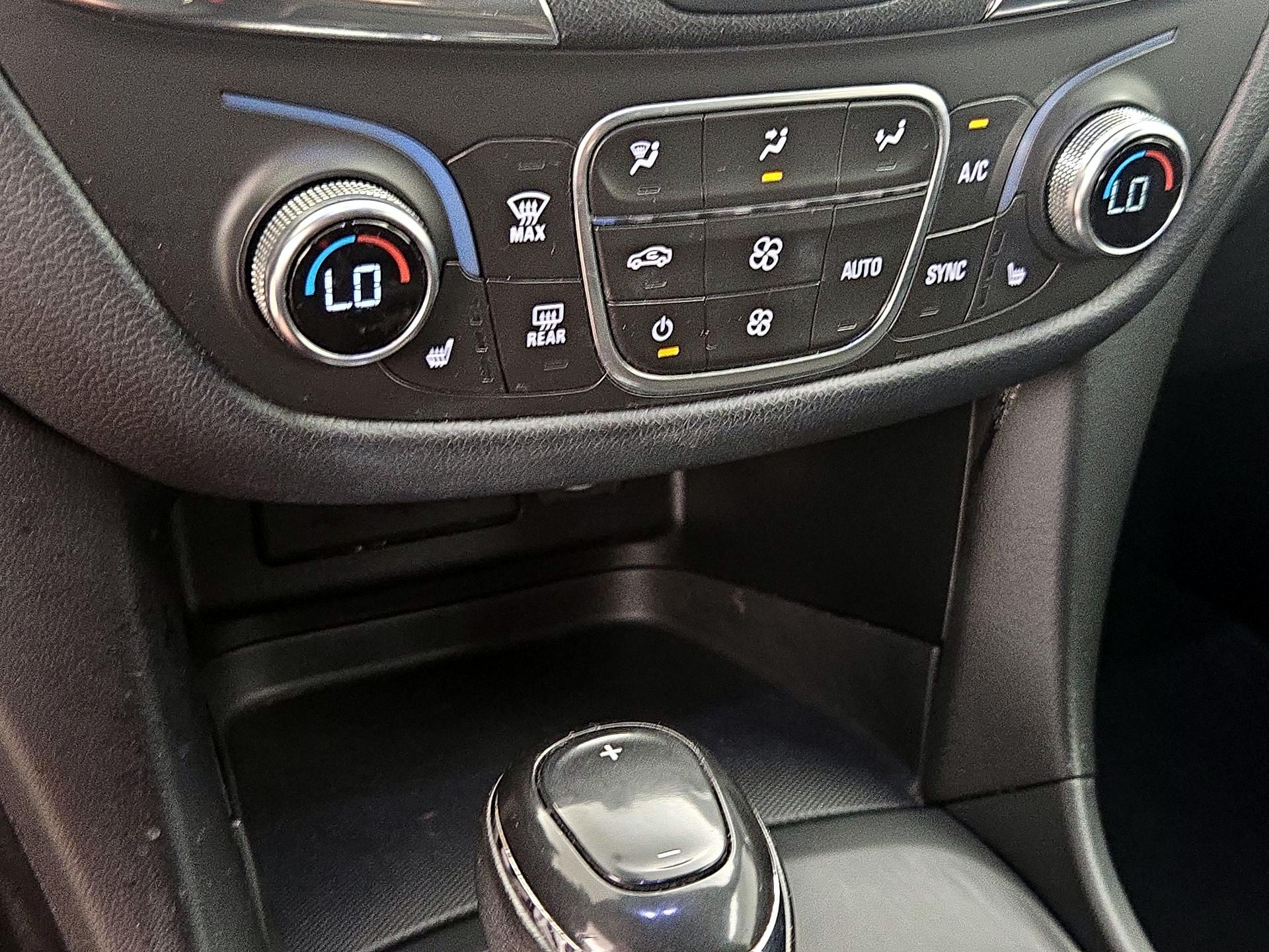 Thumbnail: 2019 Chevrolet Equinox - 16