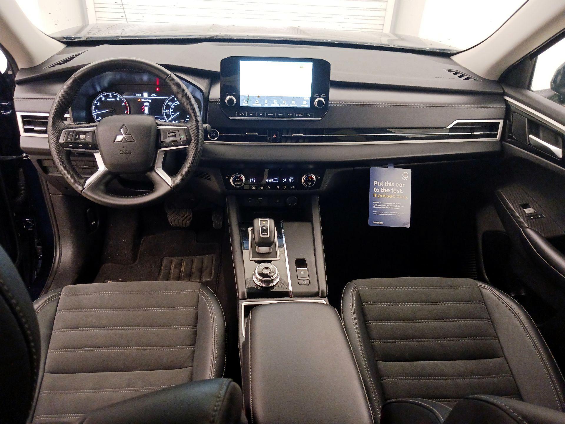 Thumbnail: 2024 Mitsubishi Outlander - 9