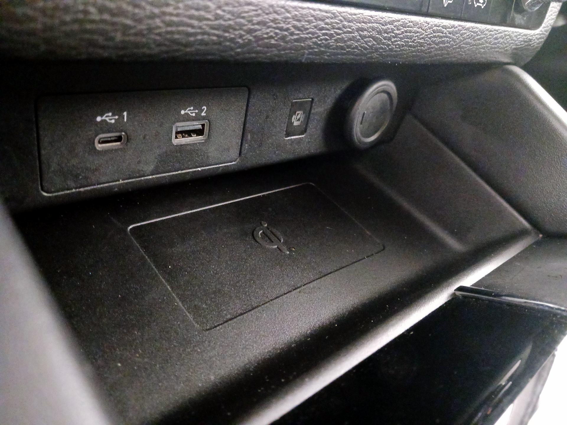 Thumbnail: 2024 Mitsubishi Outlander - 19