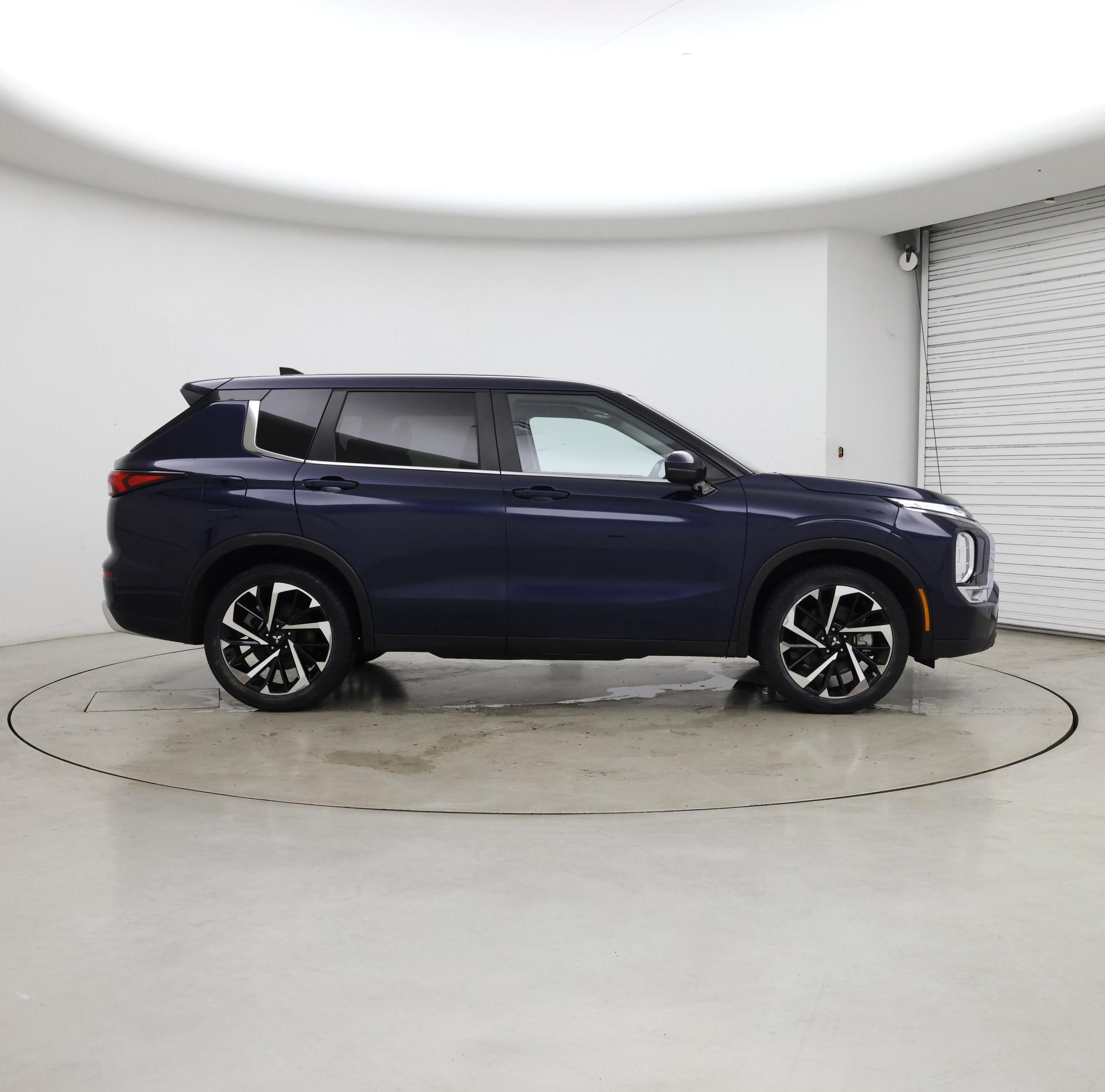 Thumbnail: 2024 Mitsubishi Outlander - 7