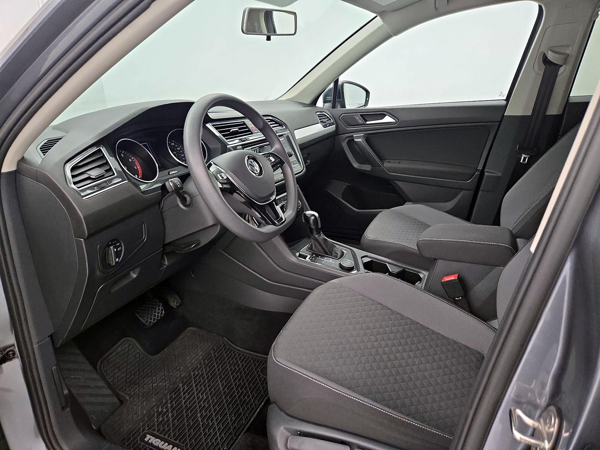 Thumbnail: 2021 Volkswagen Tiguan - 11