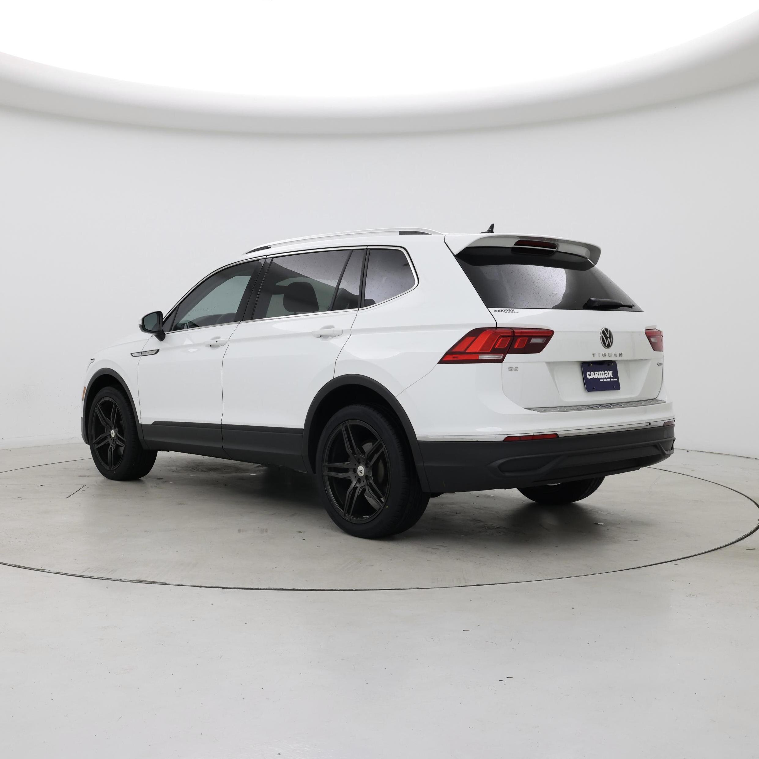 Thumbnail: 2022 Volkswagen Tiguan - 2