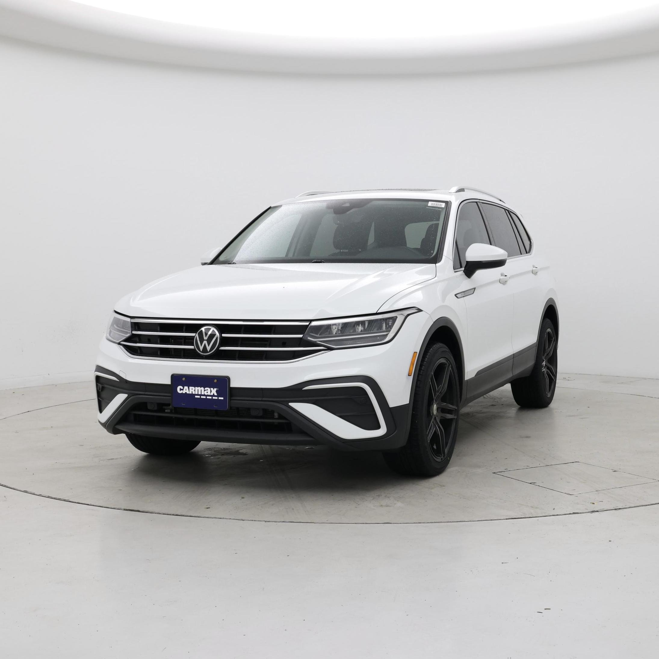 Thumbnail: 2022 Volkswagen Tiguan - 4