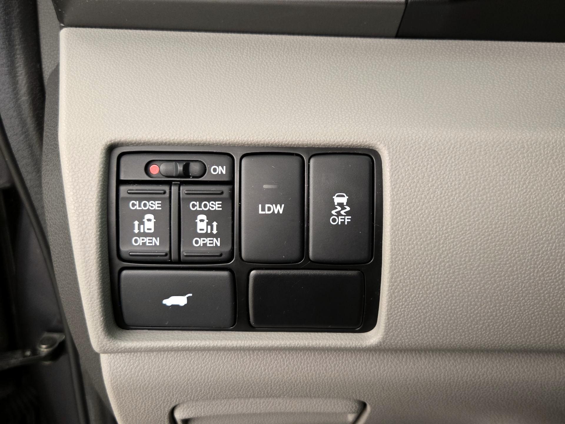 Thumbnail: 2014 Honda Odyssey - 13