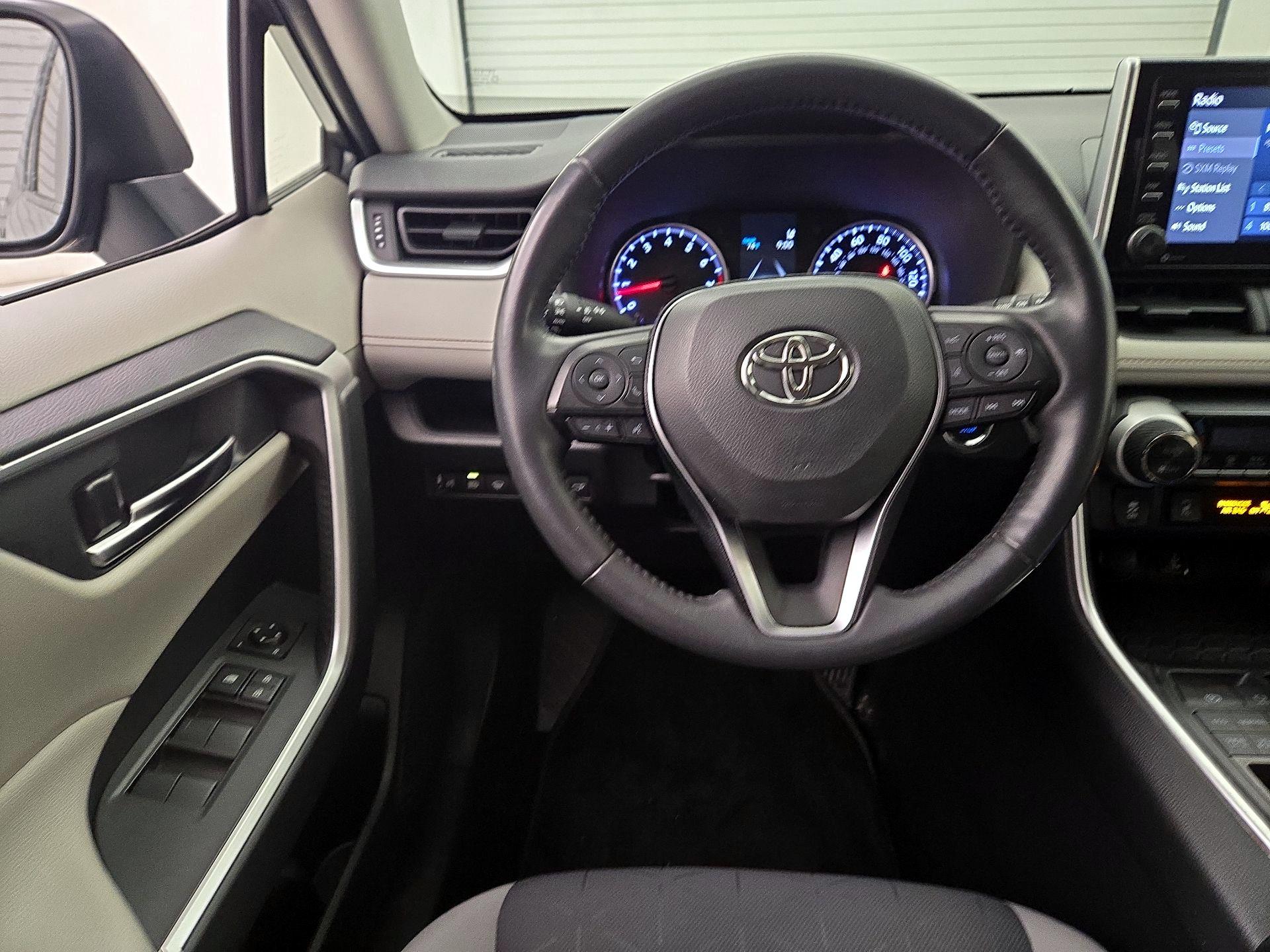Thumbnail: 2019 Toyota RAV4 - 10