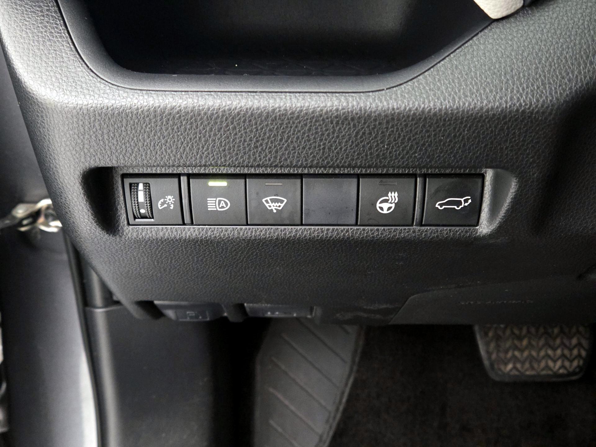 Thumbnail: 2019 Toyota RAV4 - 13